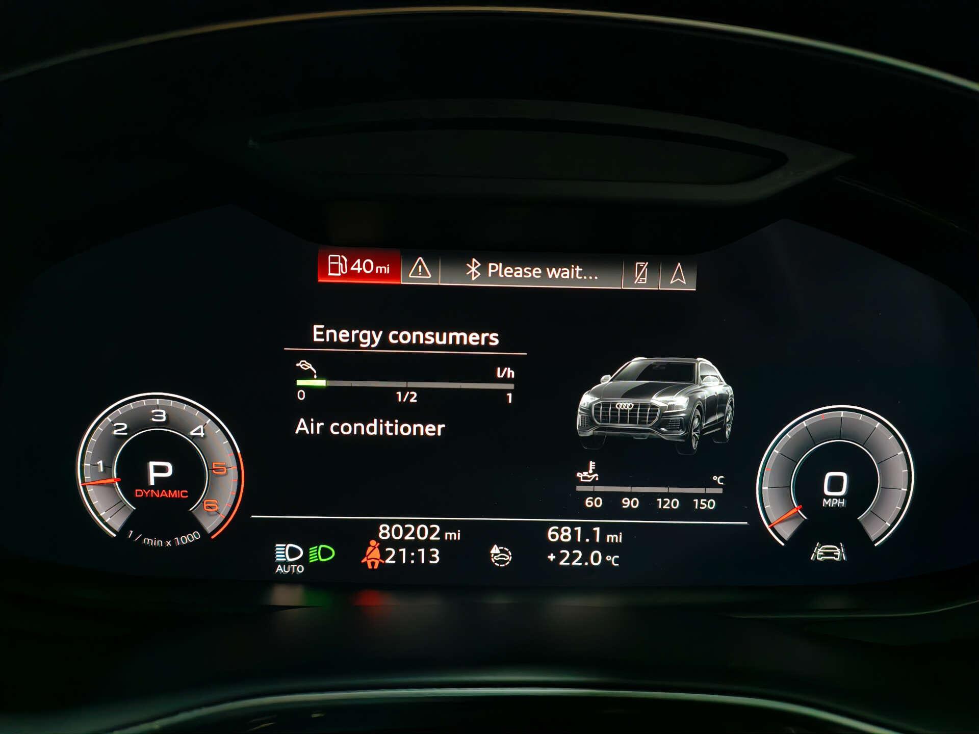 Audi Q8 view 29