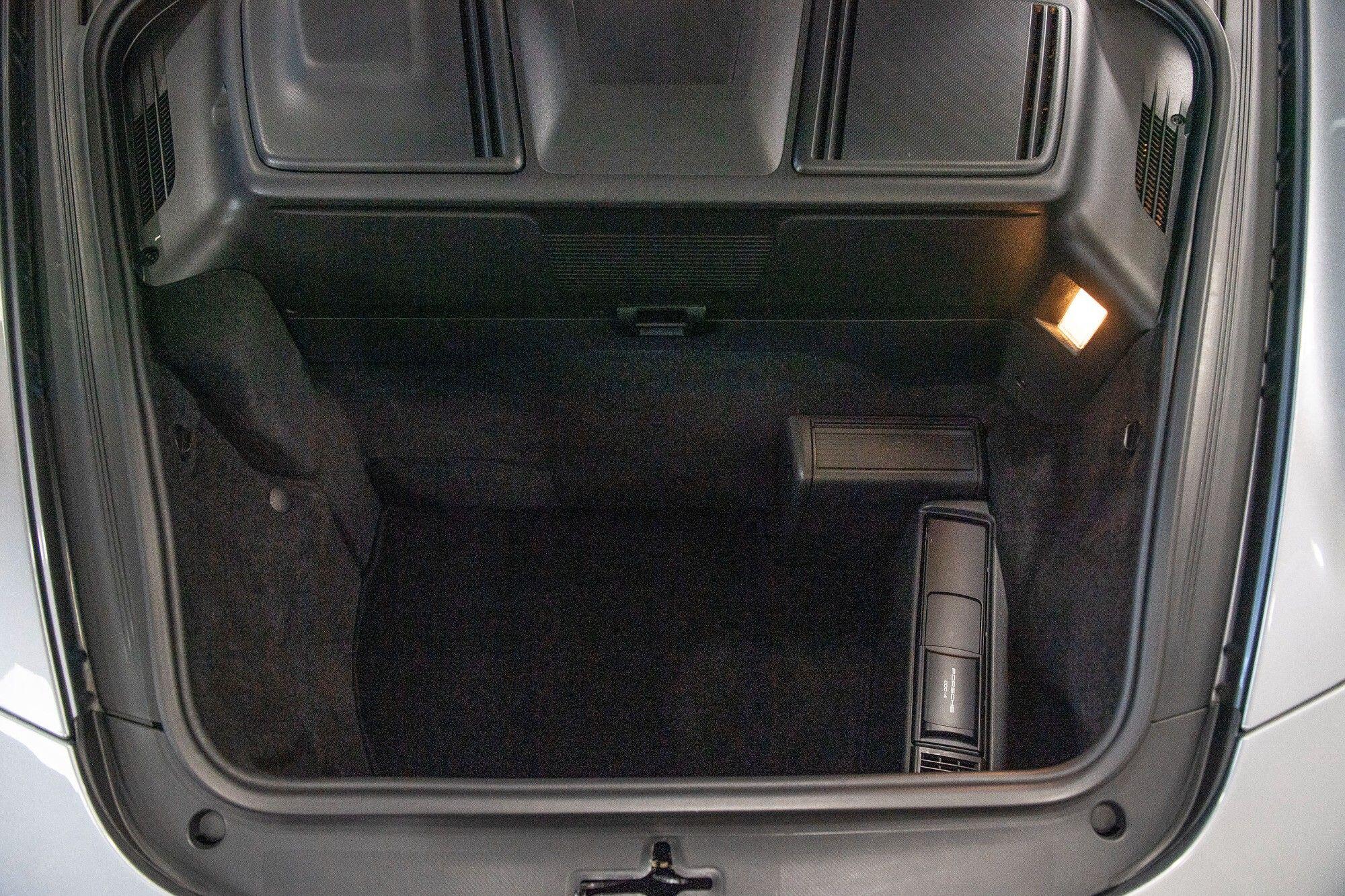 Porsche 911 view 30