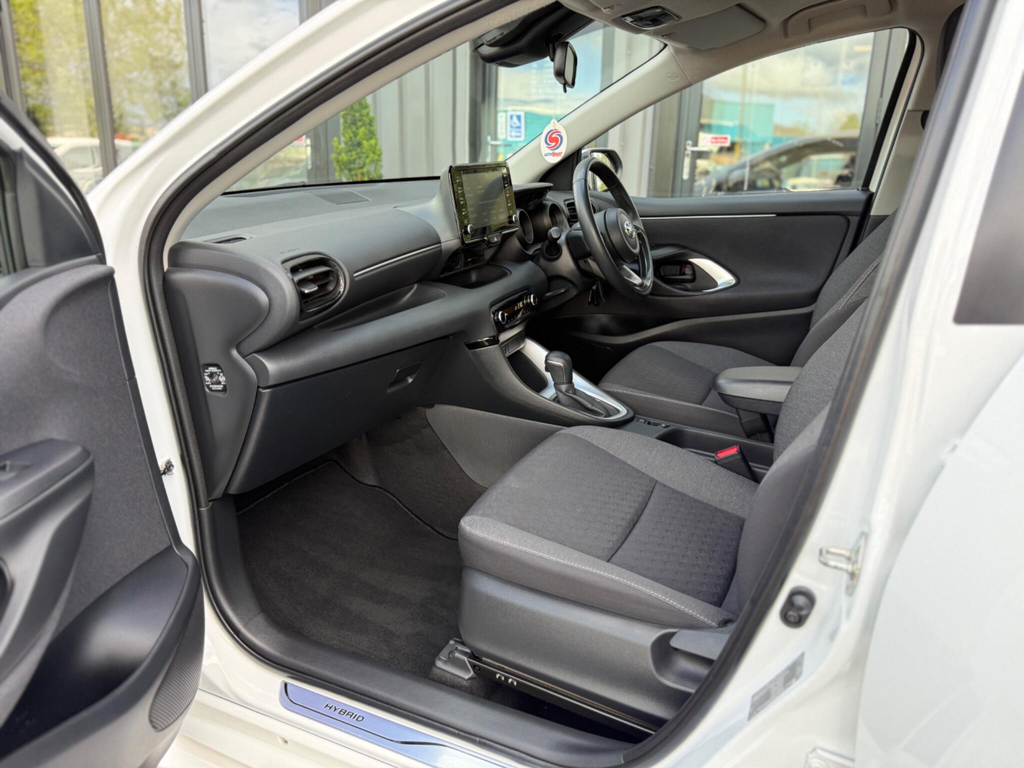 Toyota Yaris view 31