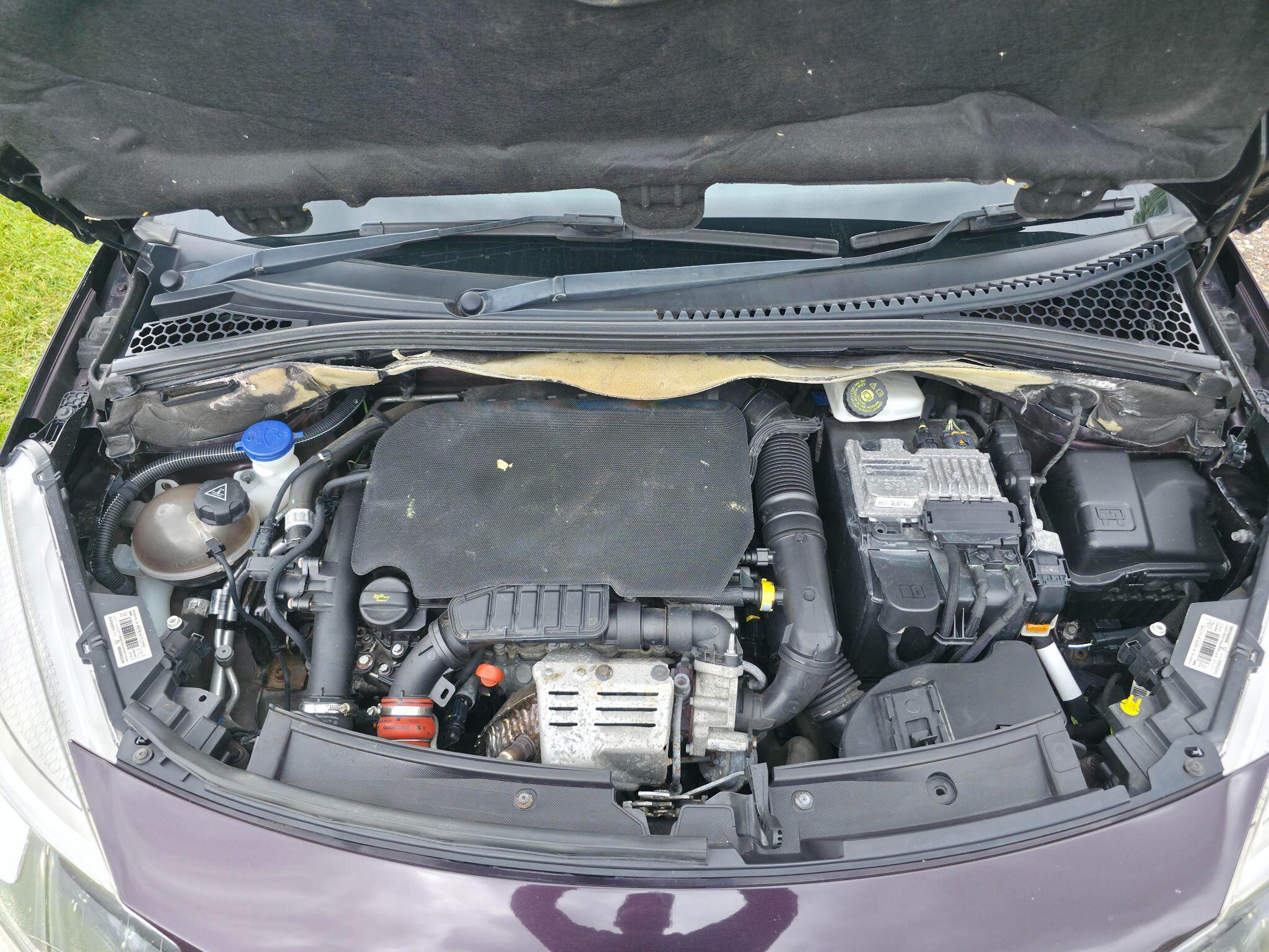 DS Automobiles DS 3 view 34
