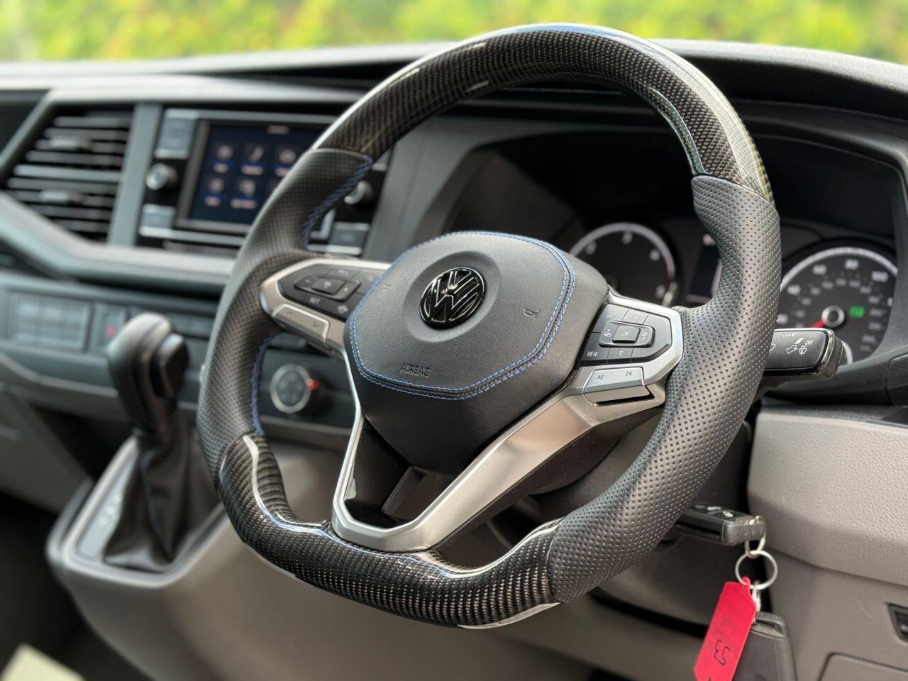 Volkswagen Transporter view 10