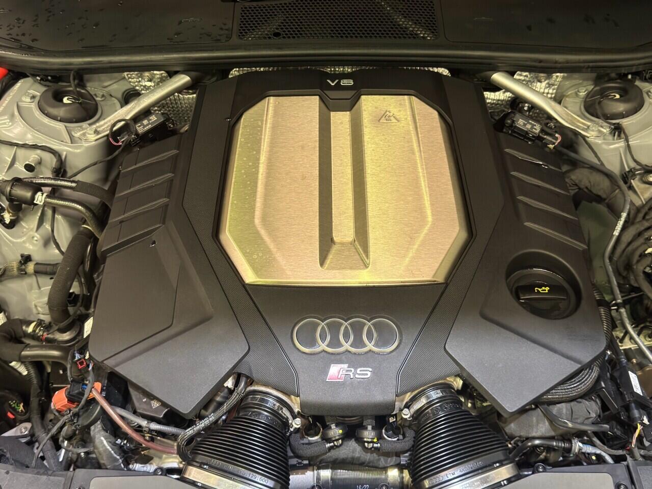 Audi RS6 Avant view 23