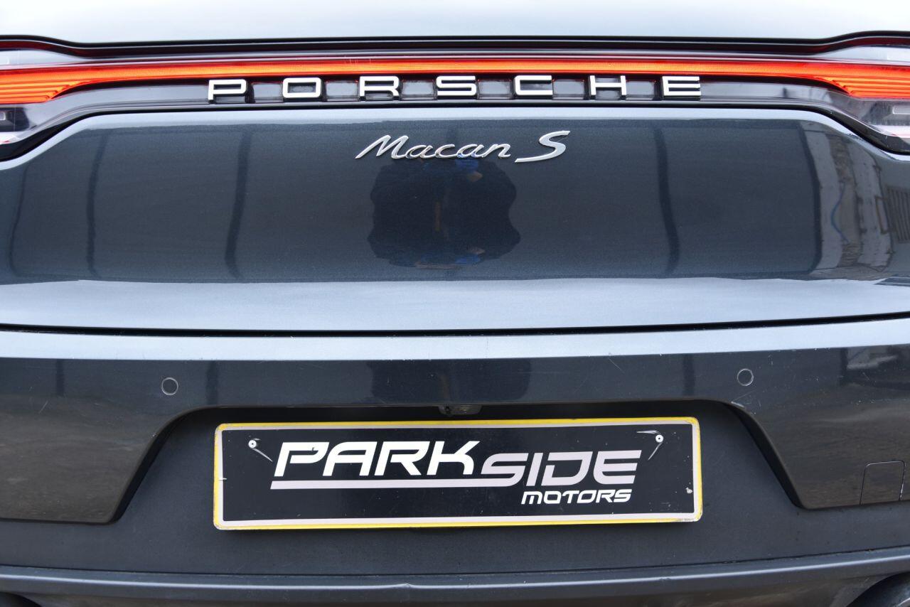 Porsche Macan view 20