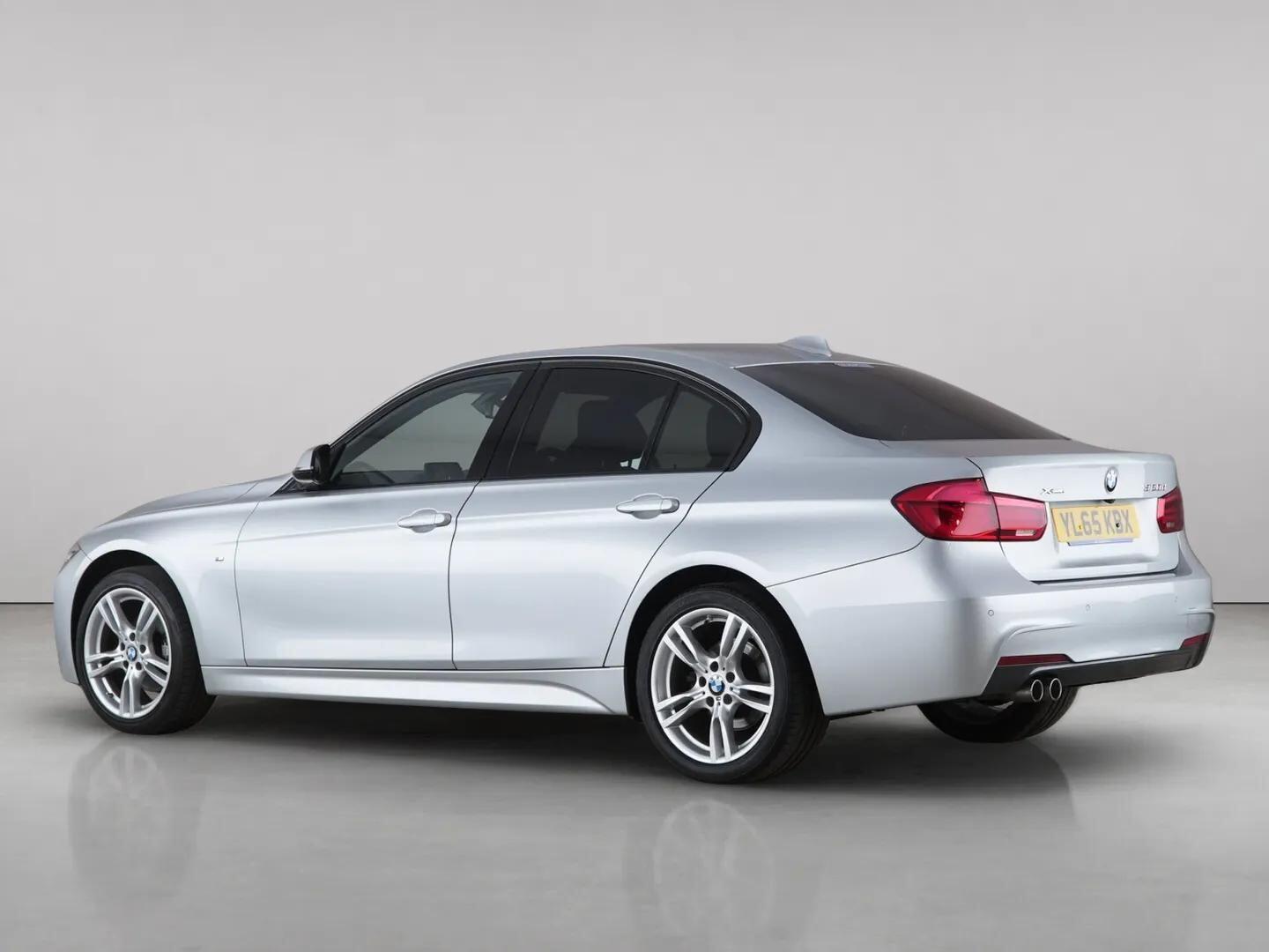 BMW 3 Series view 8