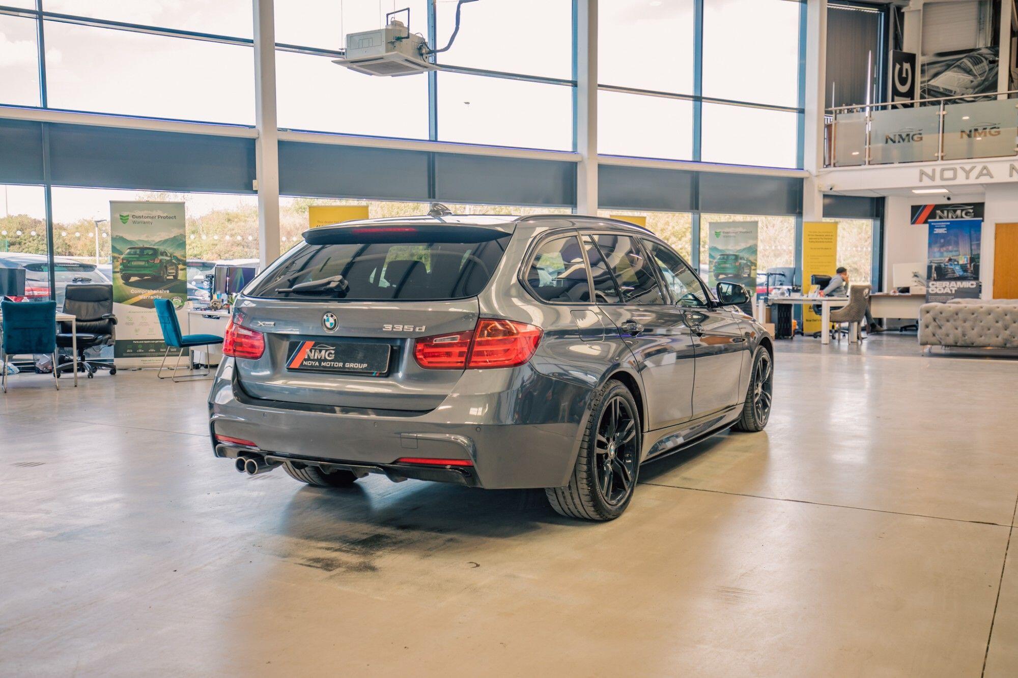 BMW 3 Series view 30