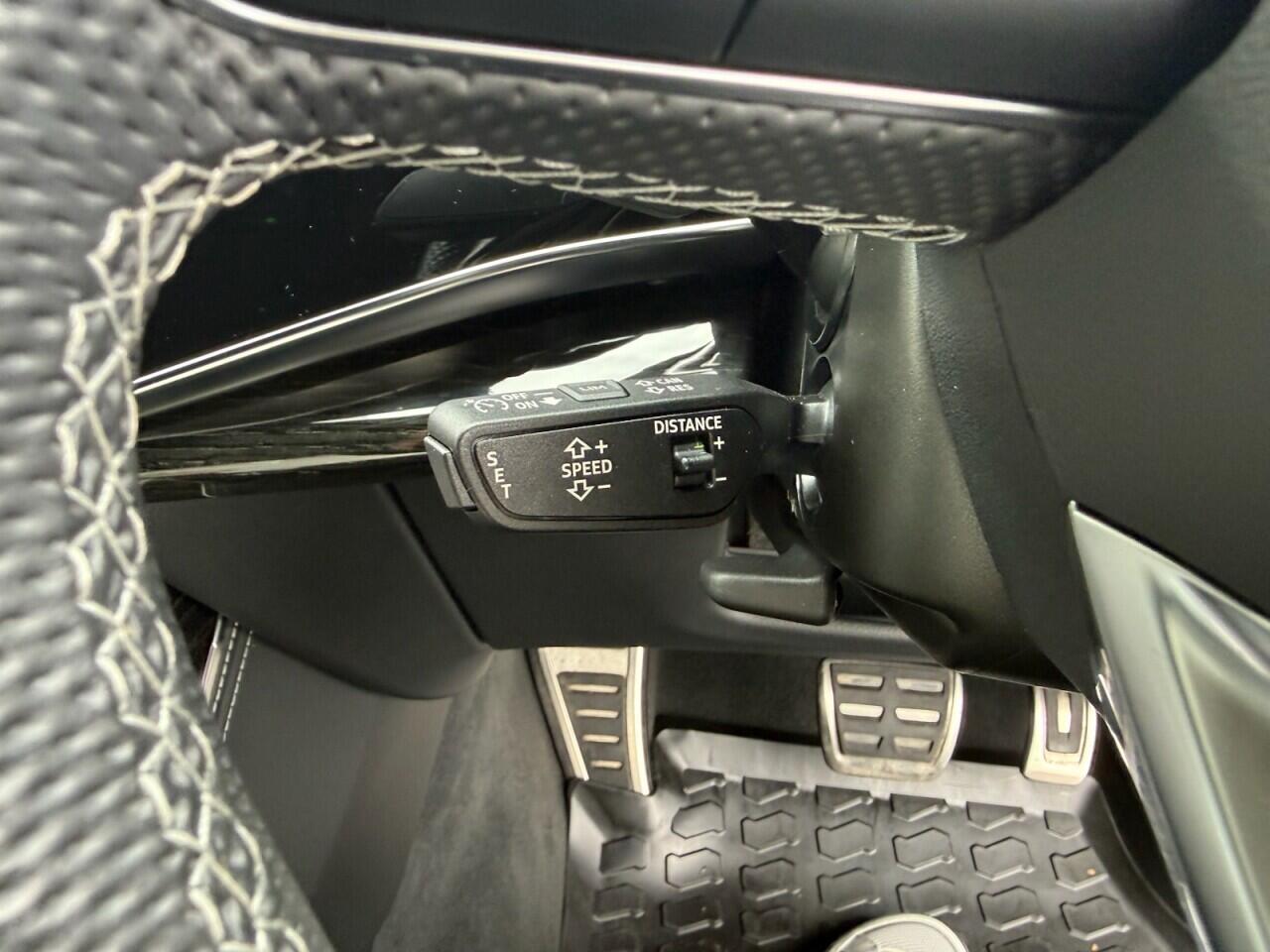 Audi SQ7 view 28