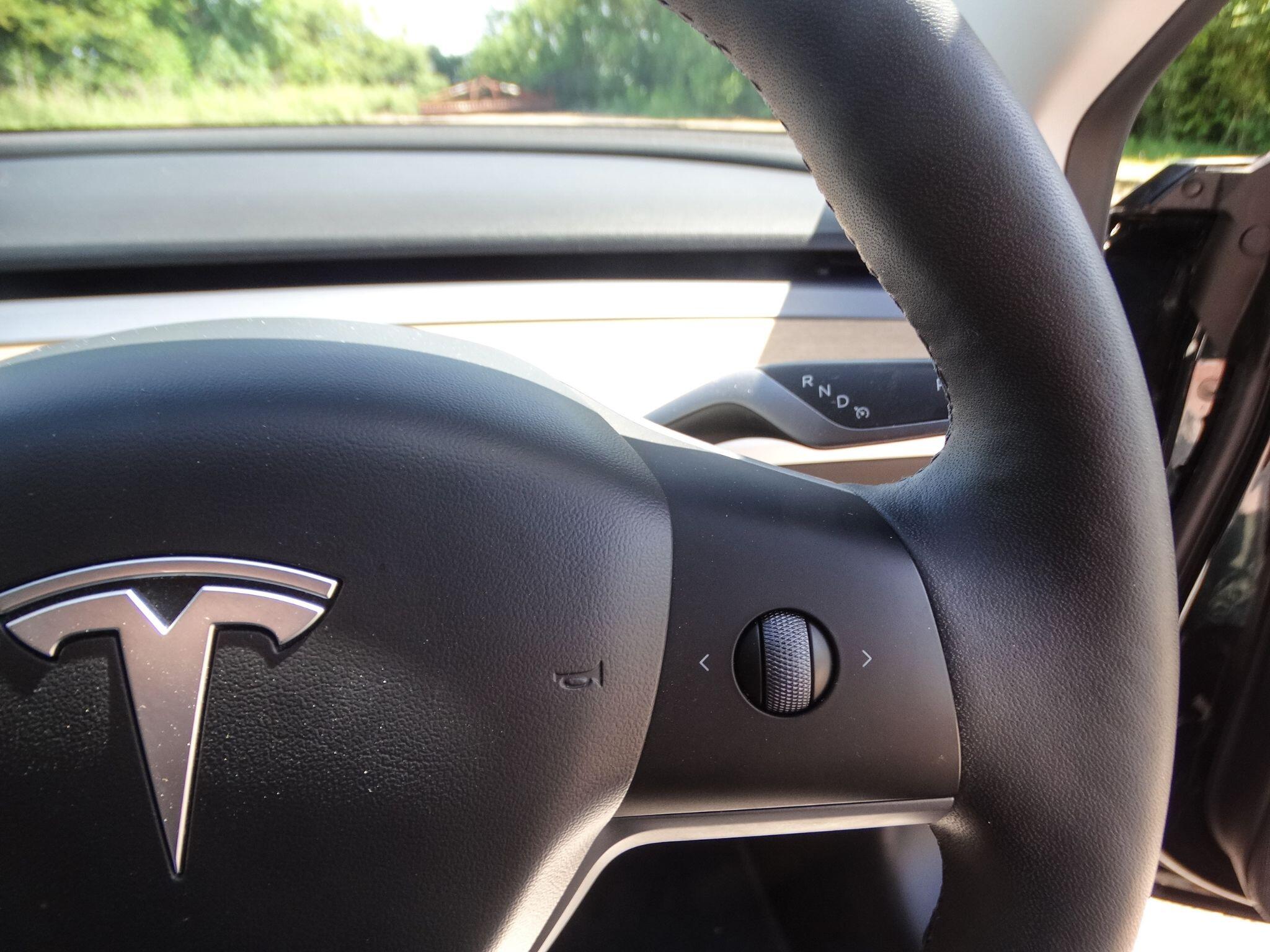 Tesla Model 3 view 32