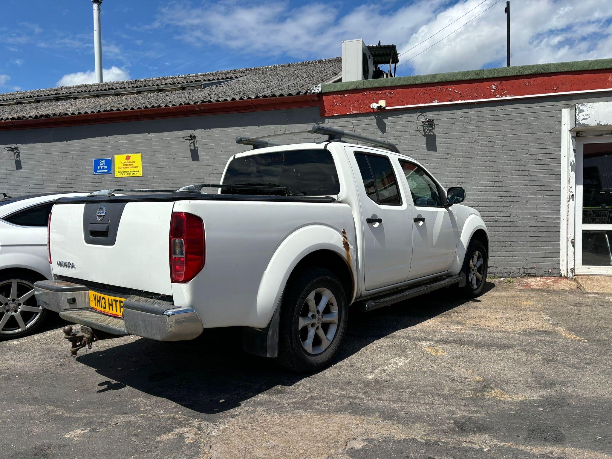 Nissan Navara view 3