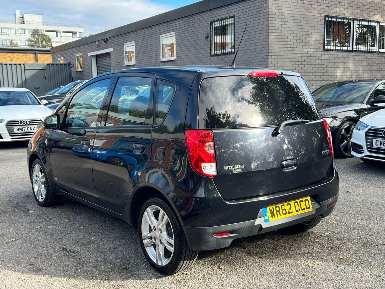 Mitsubishi Colt view 5