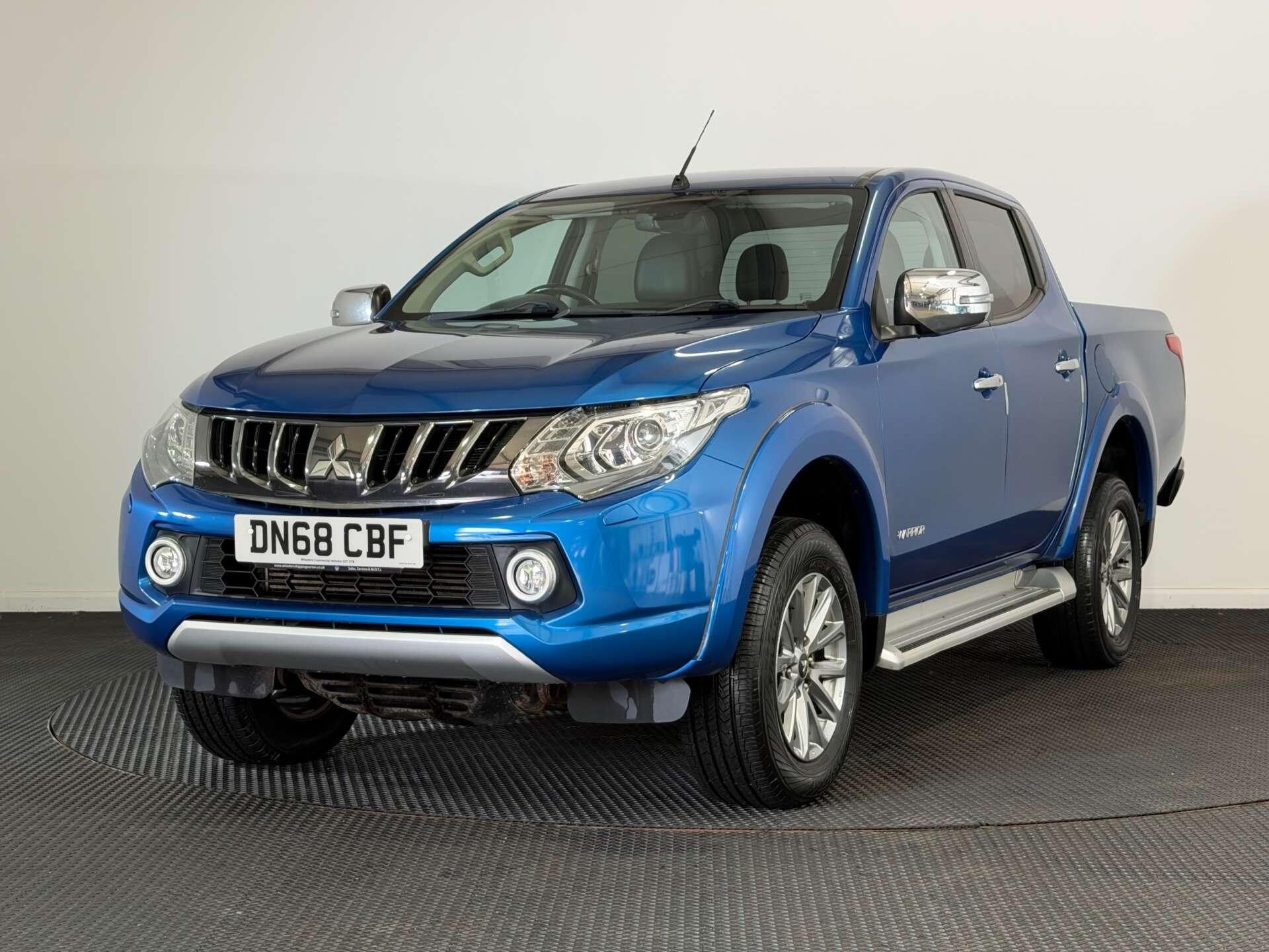 Mitsubishi L200 view 3