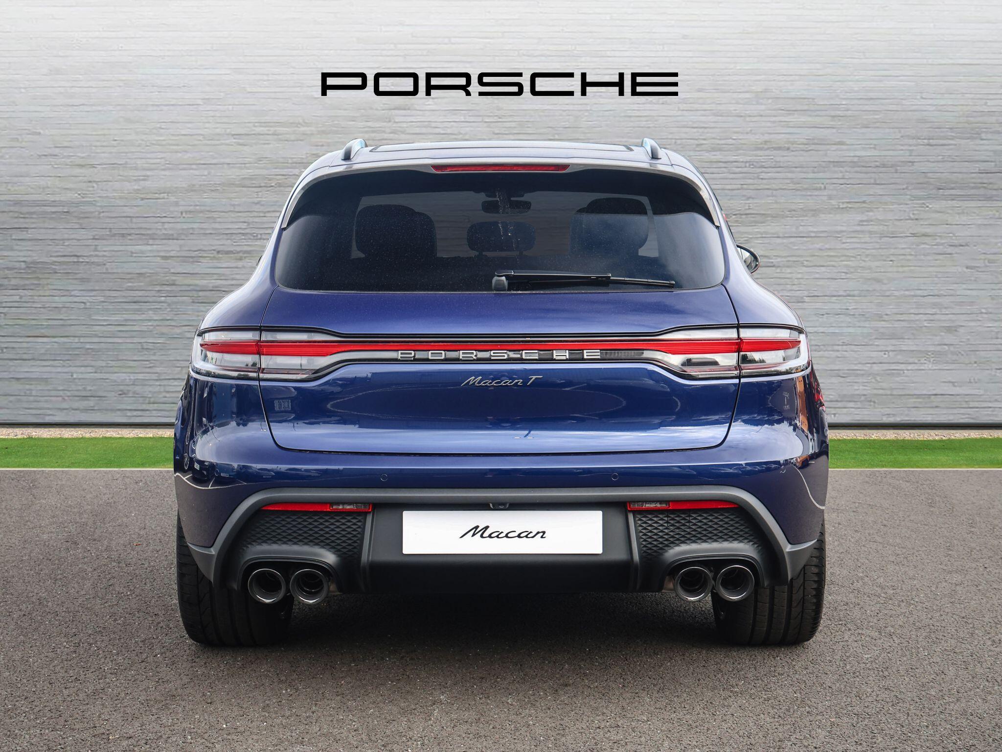 Porsche Macan view 10