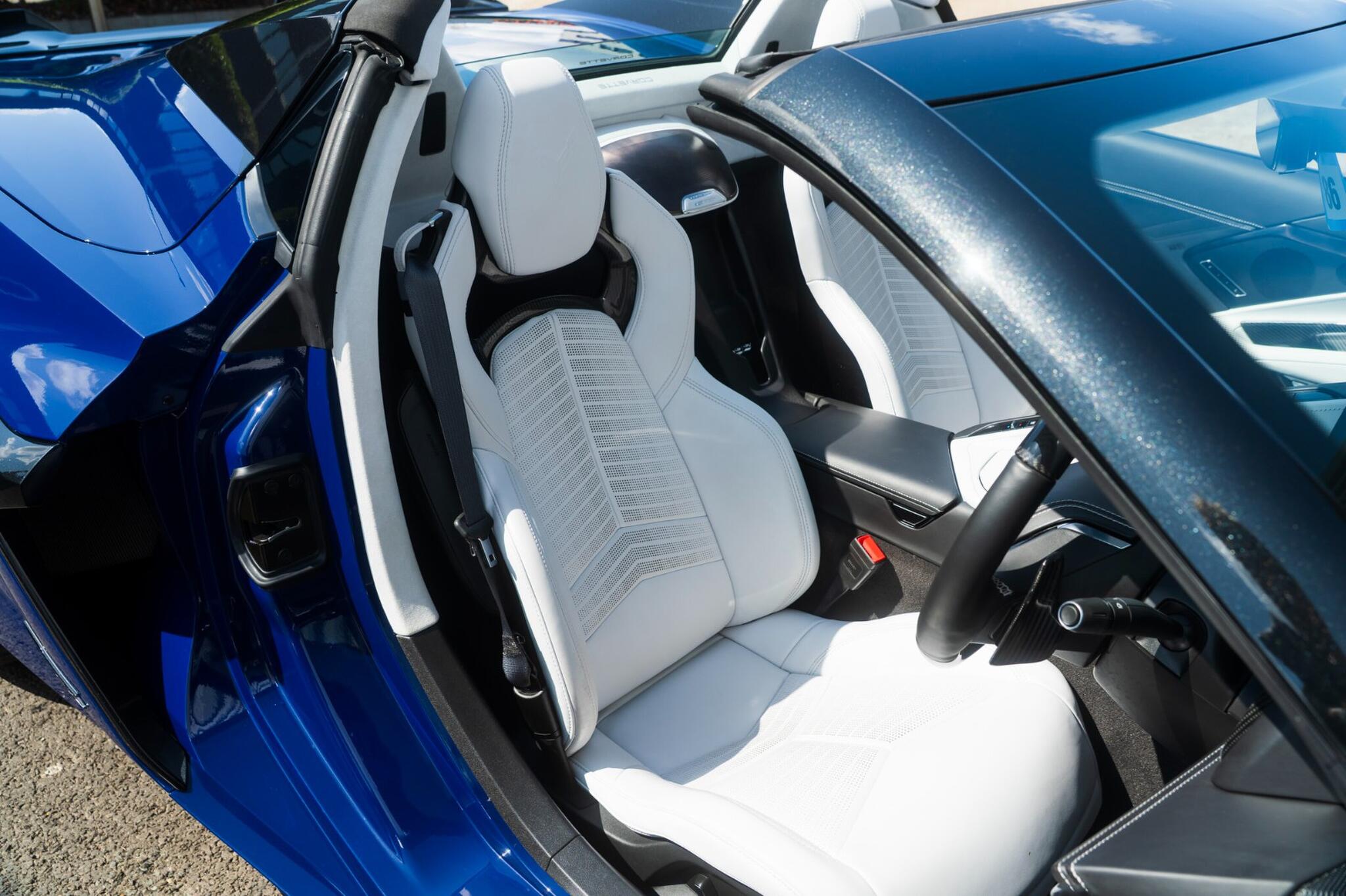 Chevrolet Corvette view 33