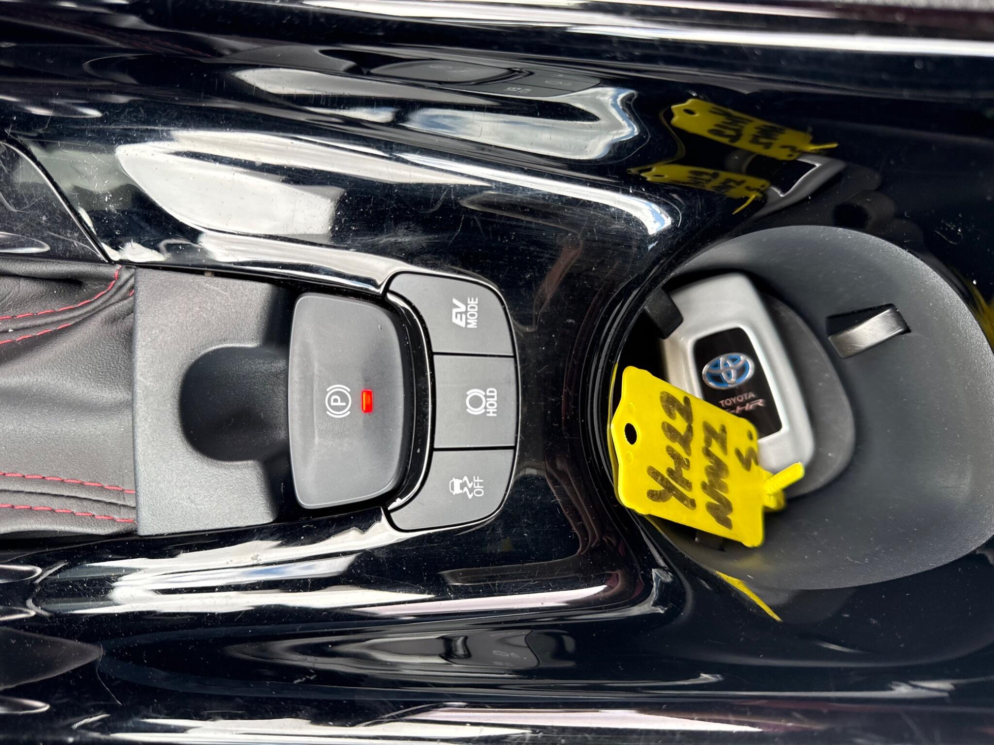 Toyota C-HR view 18
