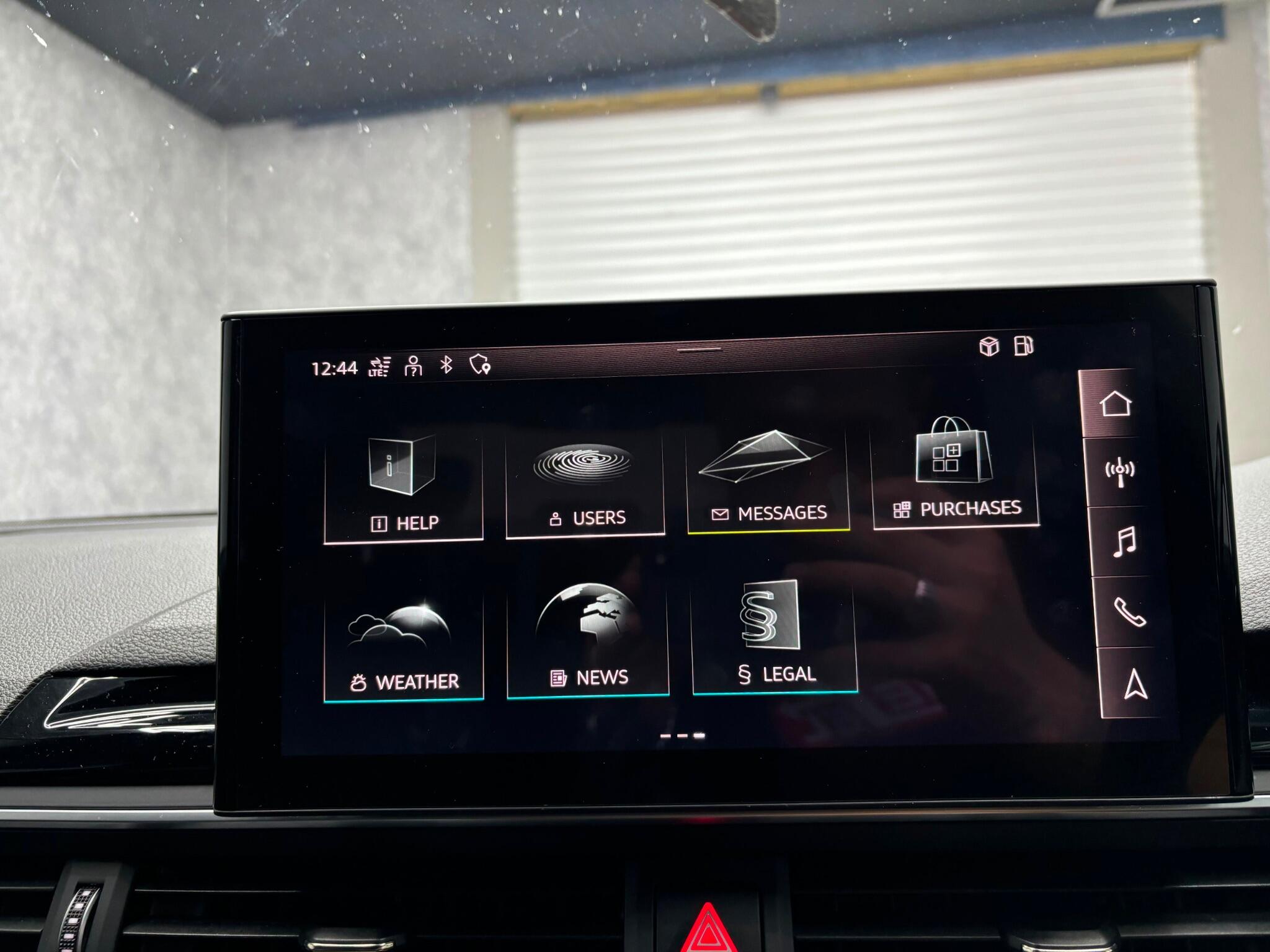 Audi A4 view 26
