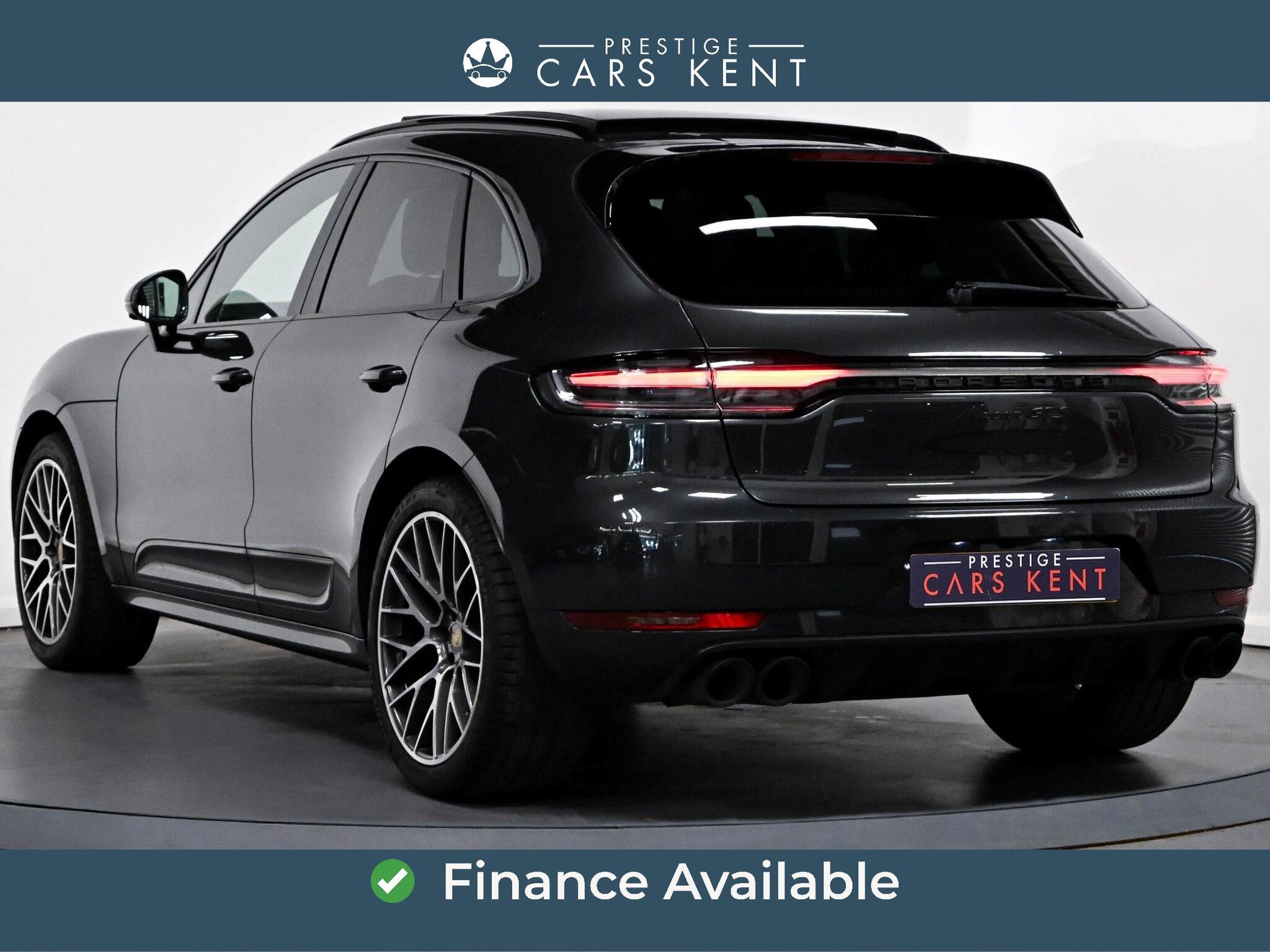 Porsche Macan view 3