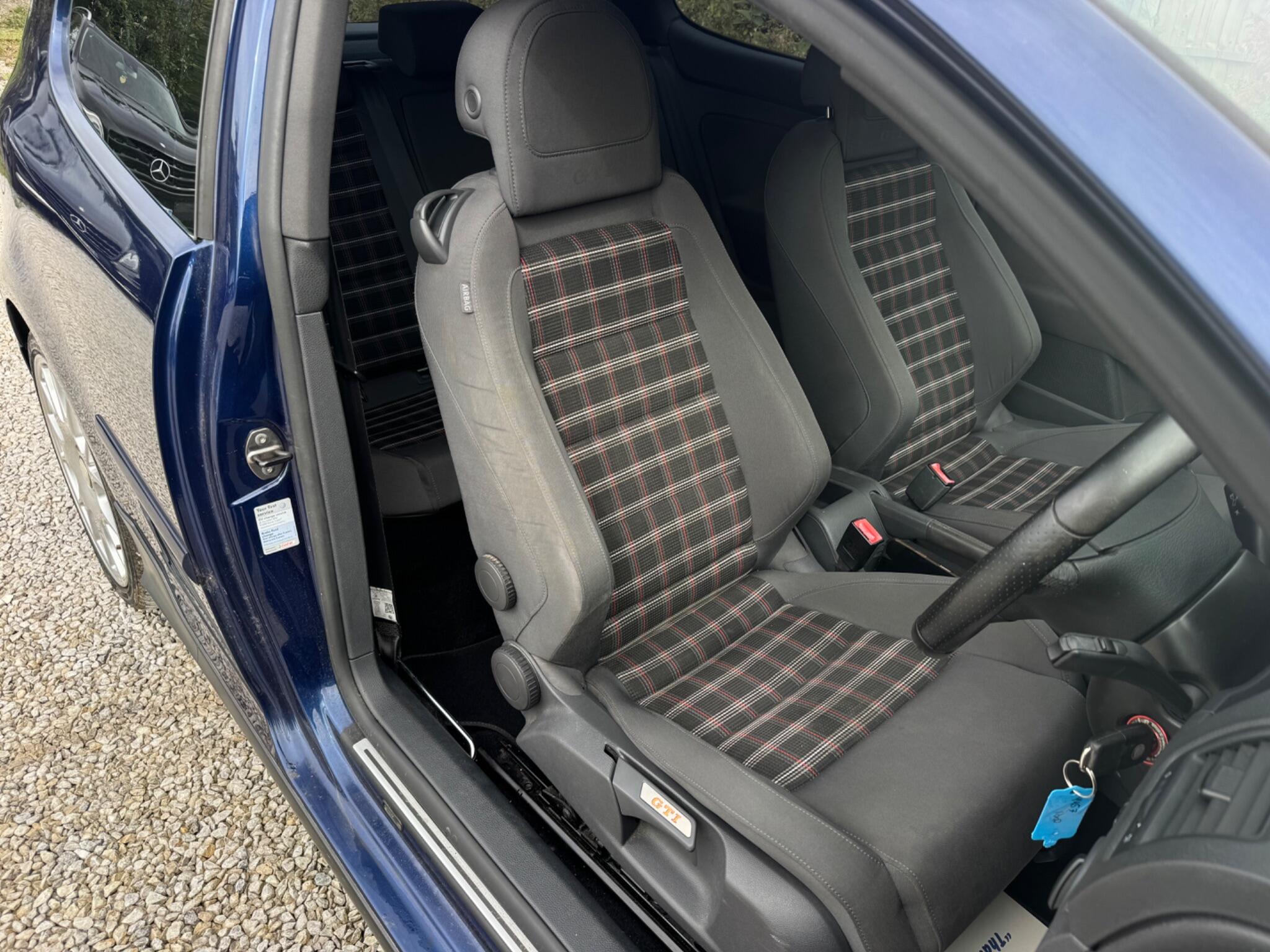 Volkswagen Golf view 19