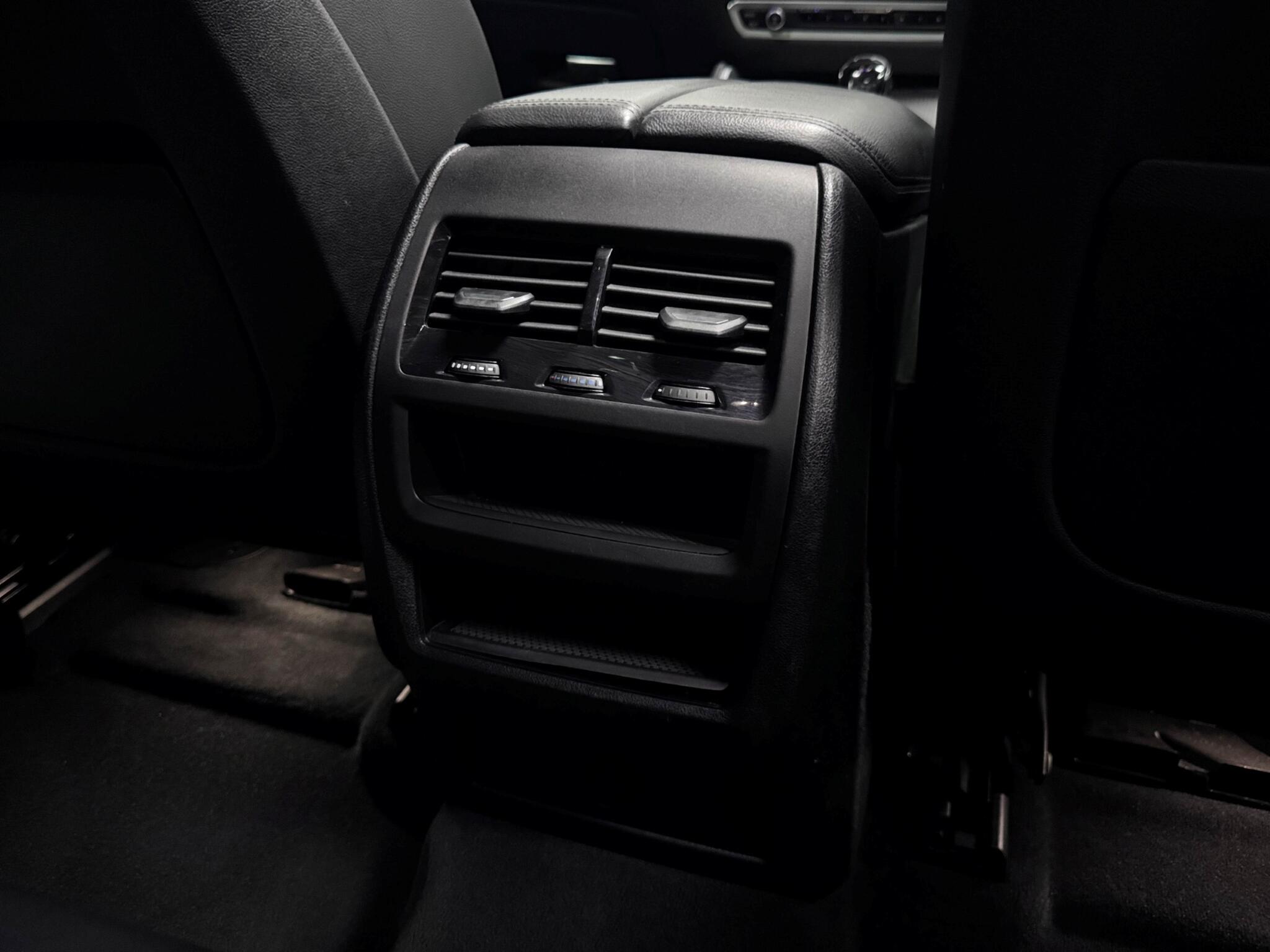 BMW X6 view 19