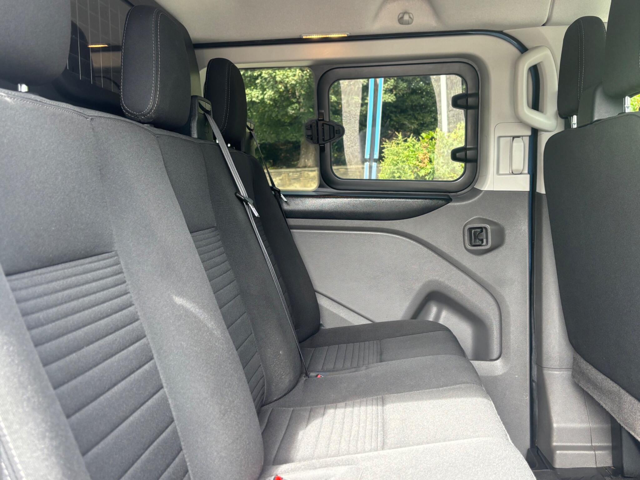 Ford Transit Custom view 14