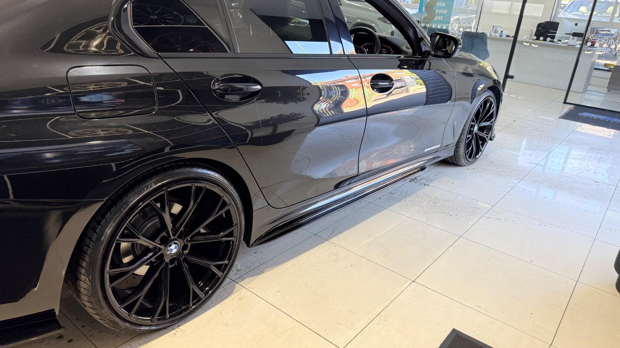 BMW 3 Series view 9