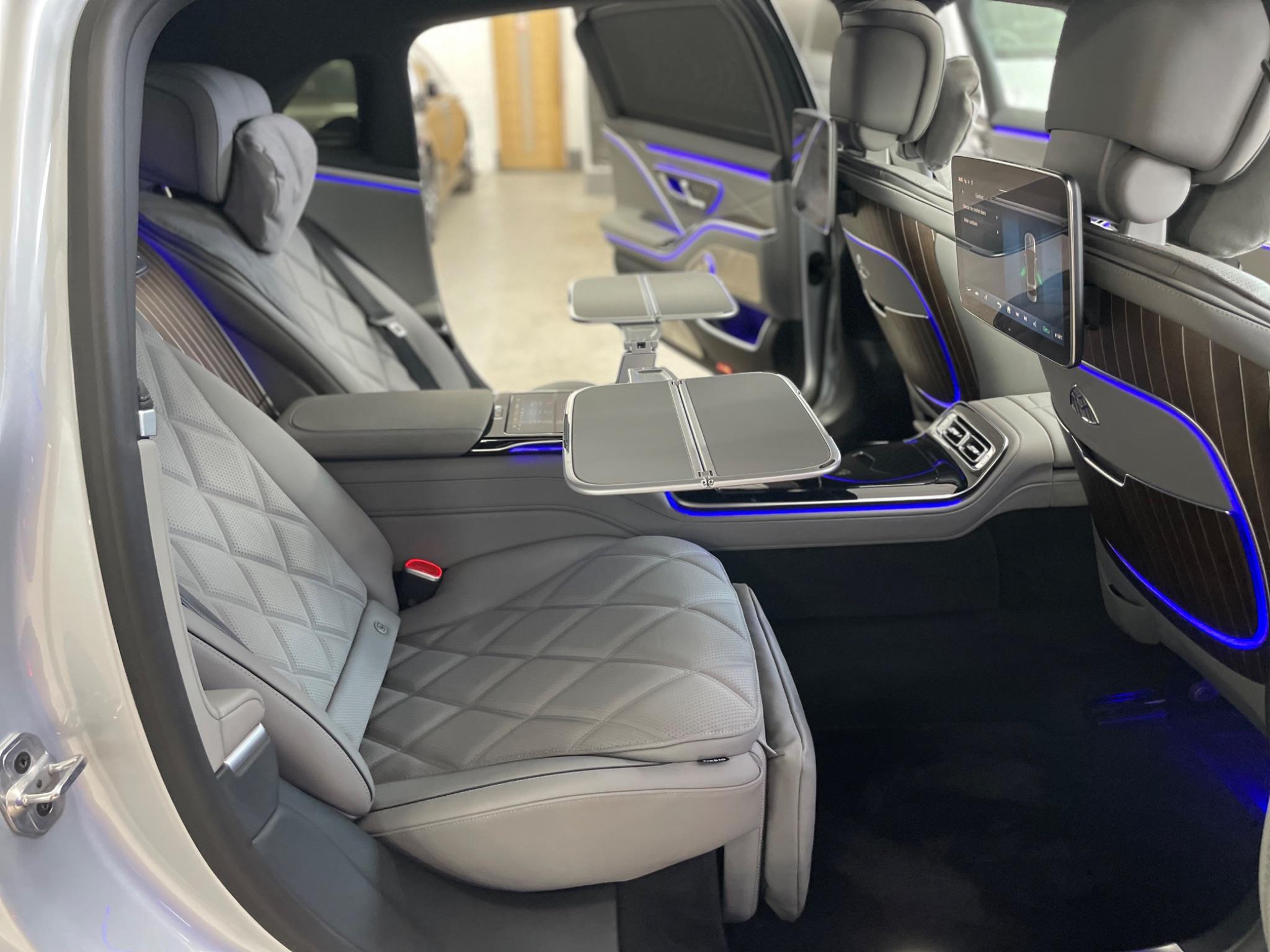 Mercedes-Benz S-Class view 16