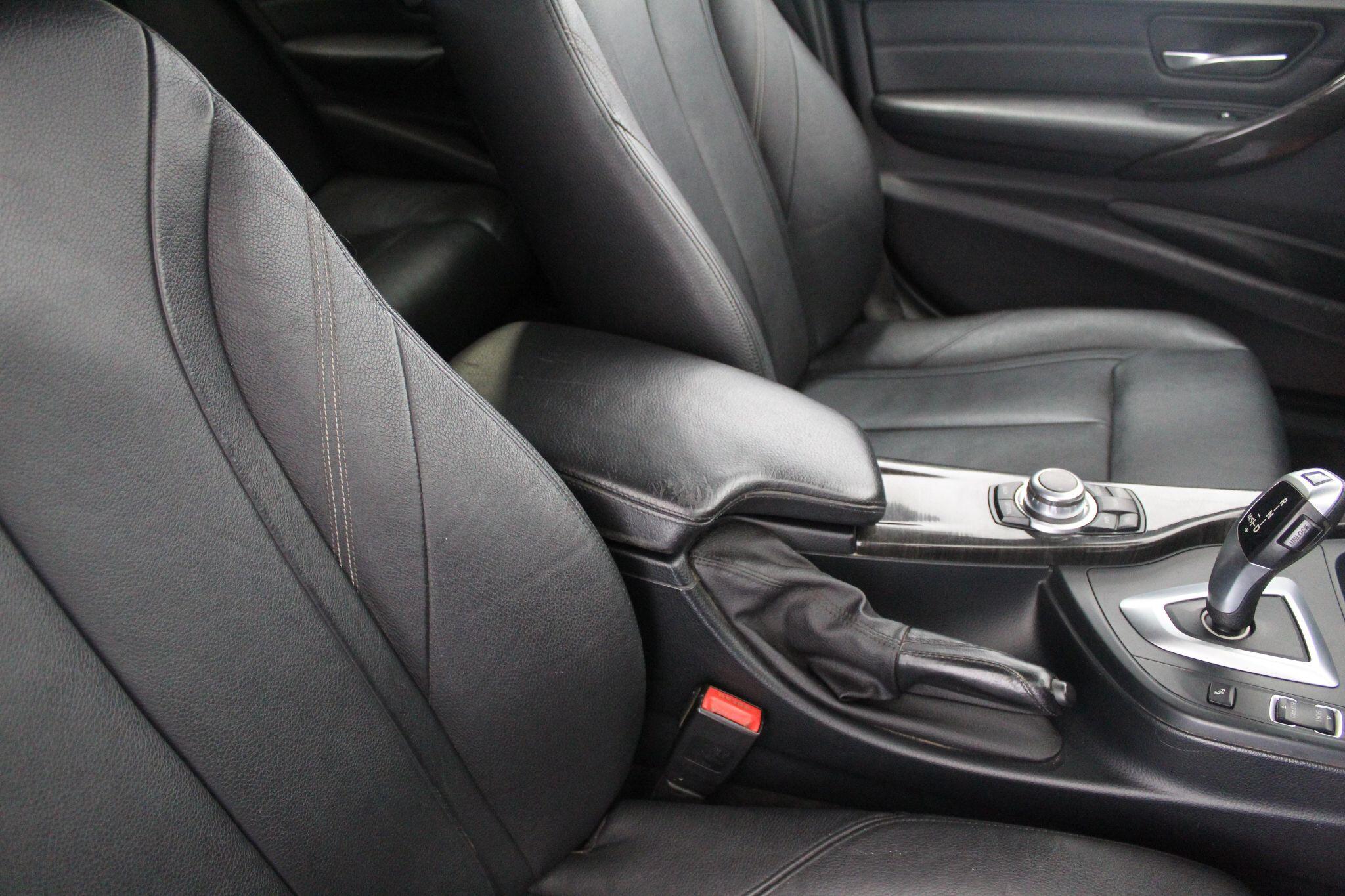 BMW 3 Series view 40