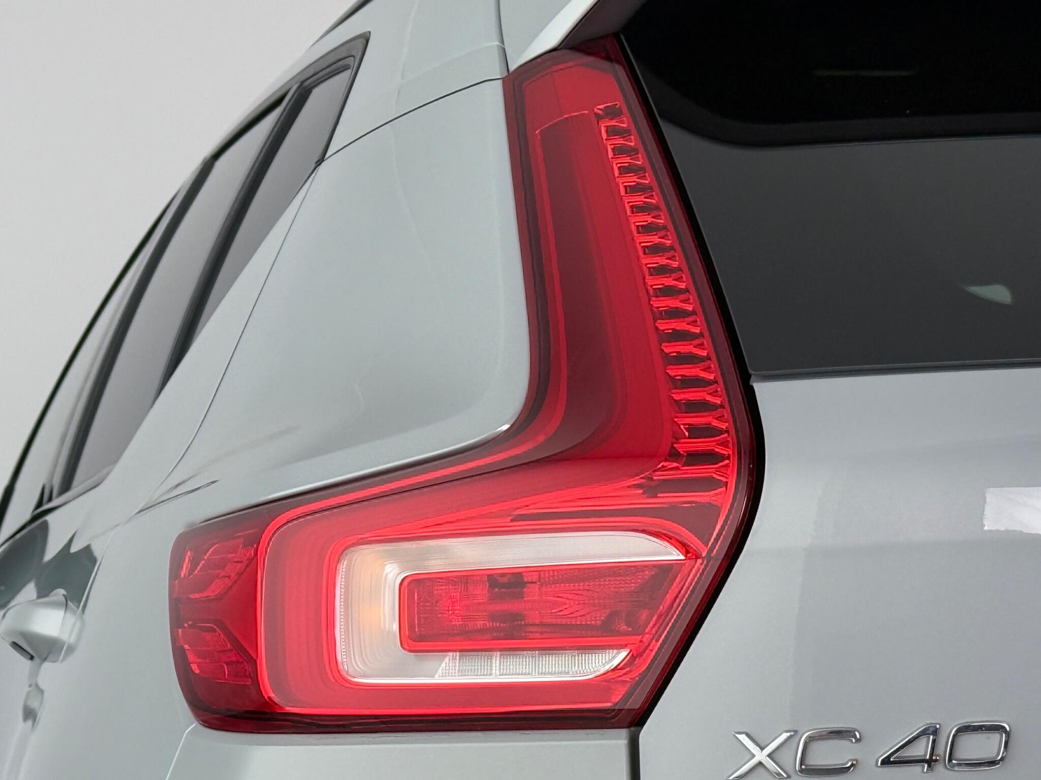 Volvo XC40 view 6