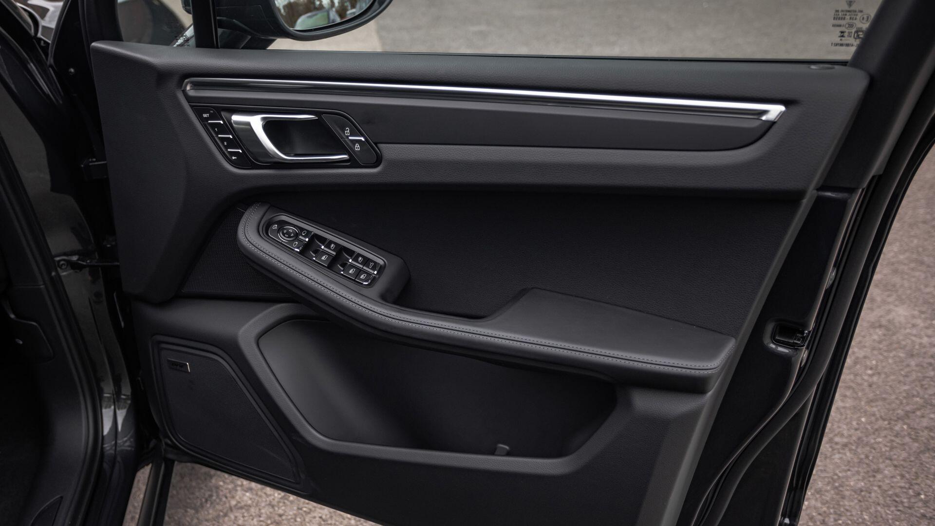 Porsche Macan view 24