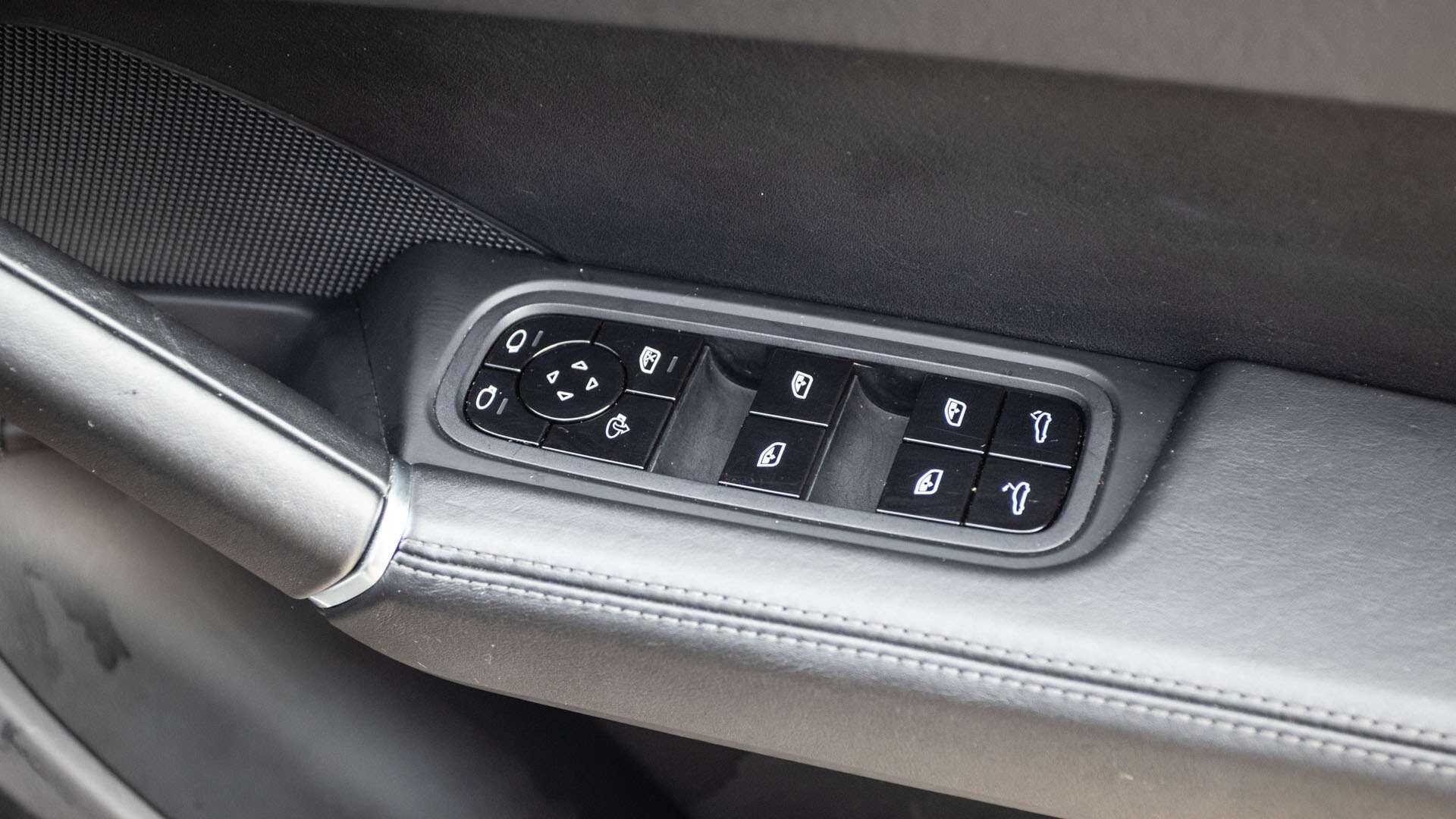 Porsche Cayenne view 31