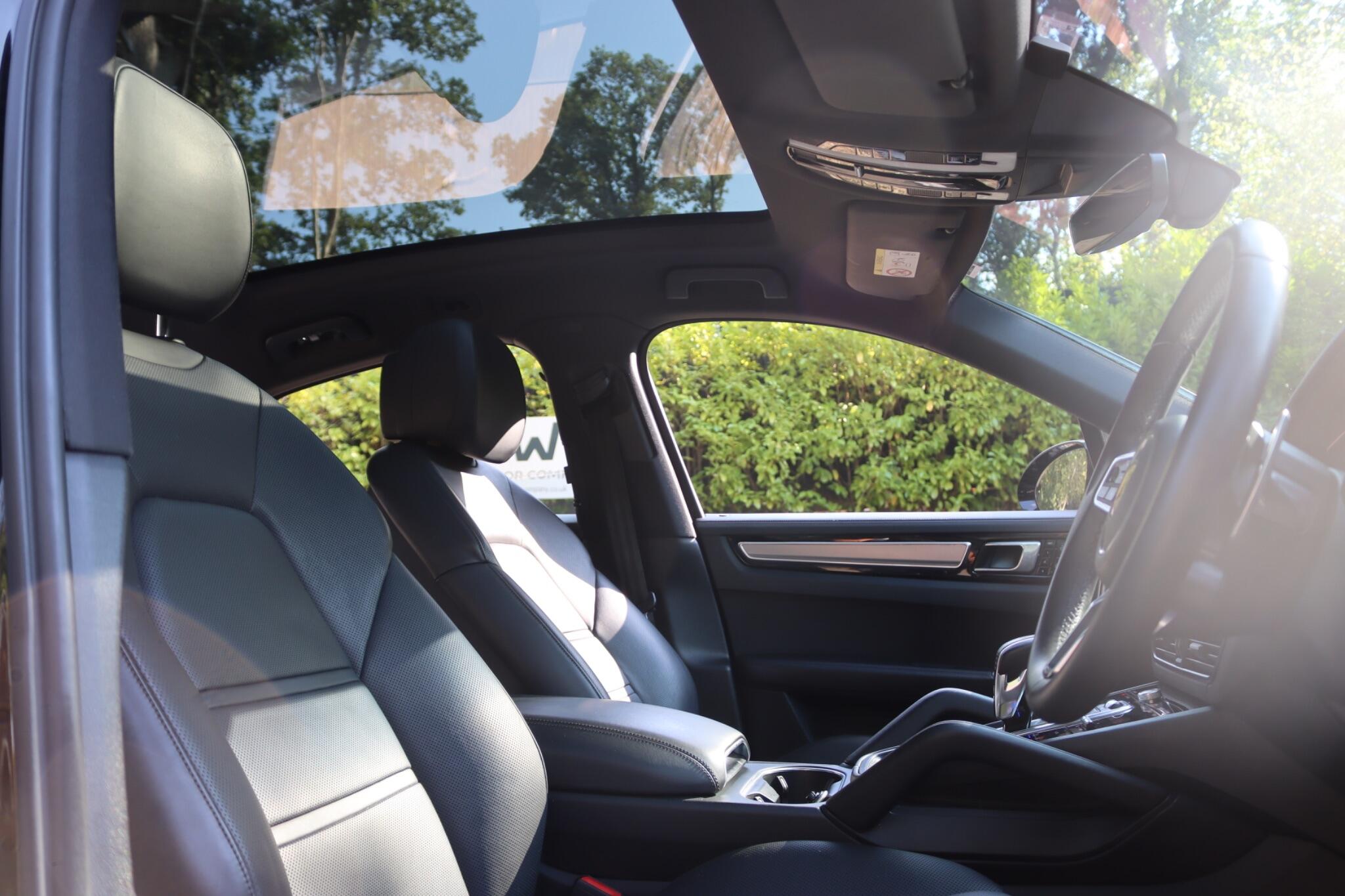 Porsche Cayenne view 4