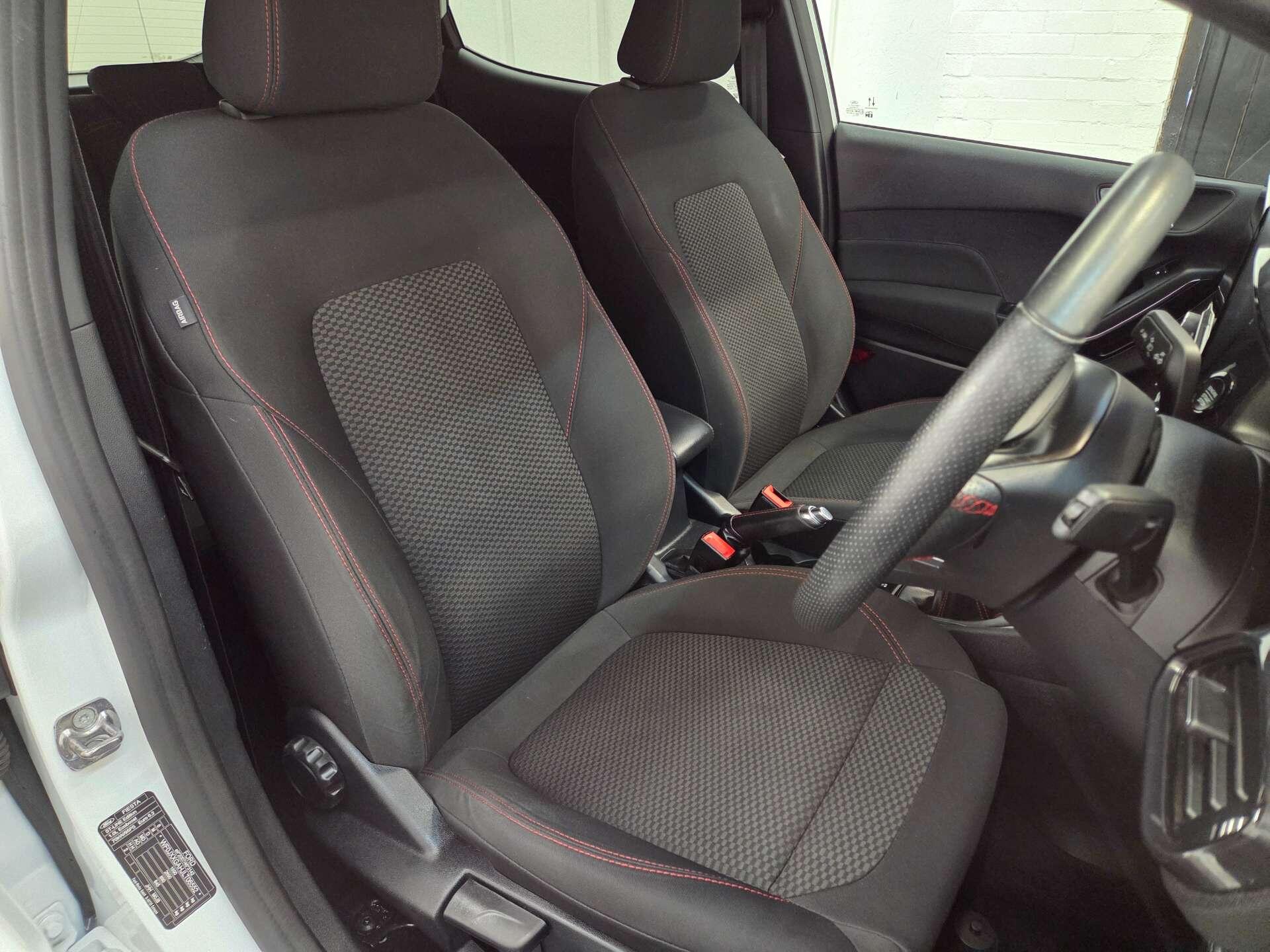 Ford Fiesta view 8