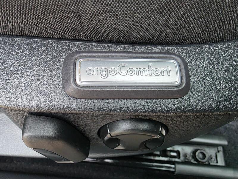 2015 Volkswagen Passat image 18