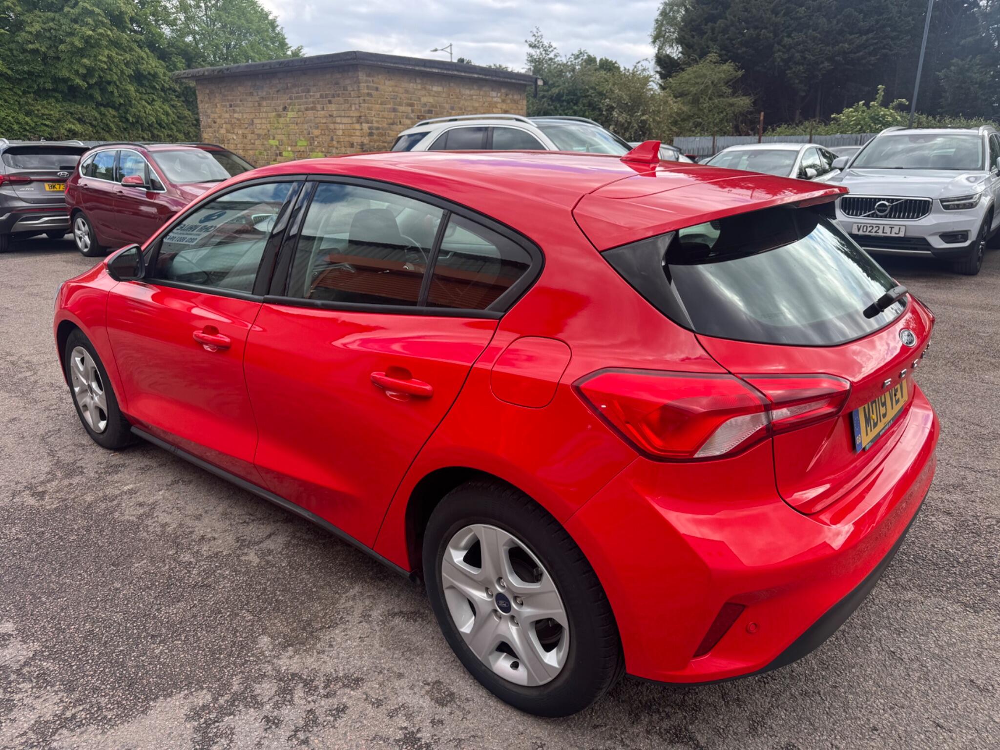 Ford Focus view 3