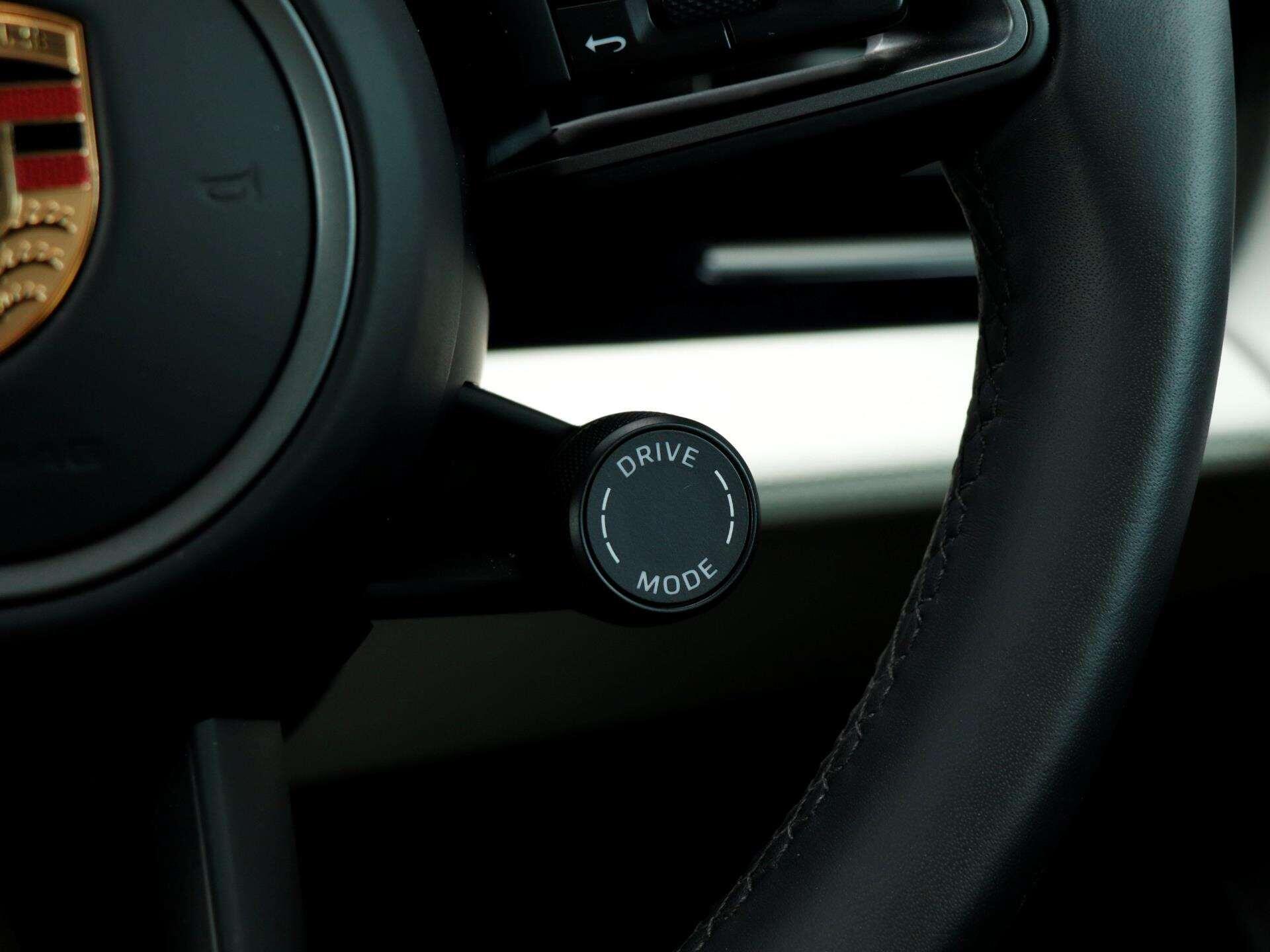 Porsche Taycan view 19