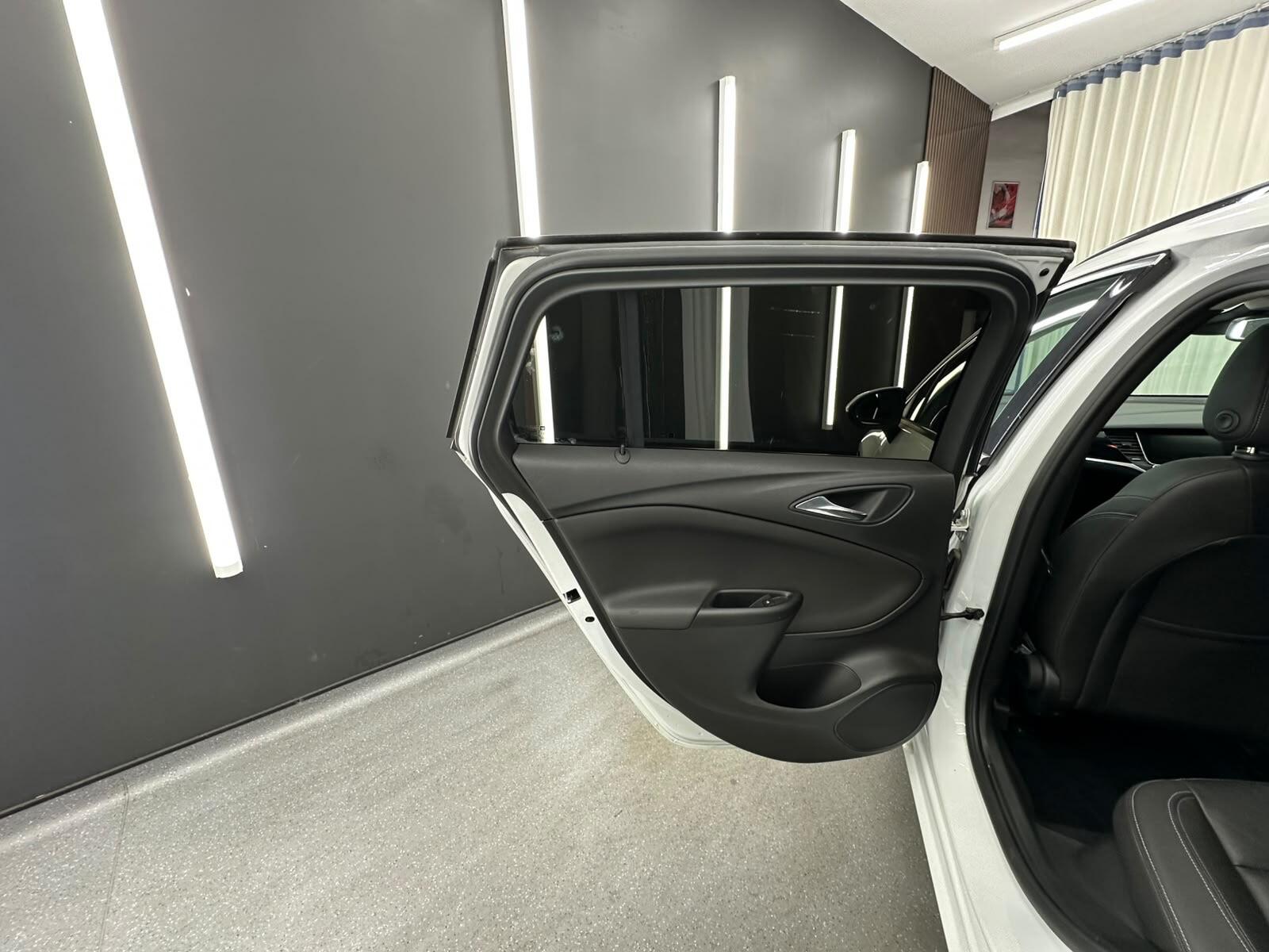 Vauxhall Astra view 13