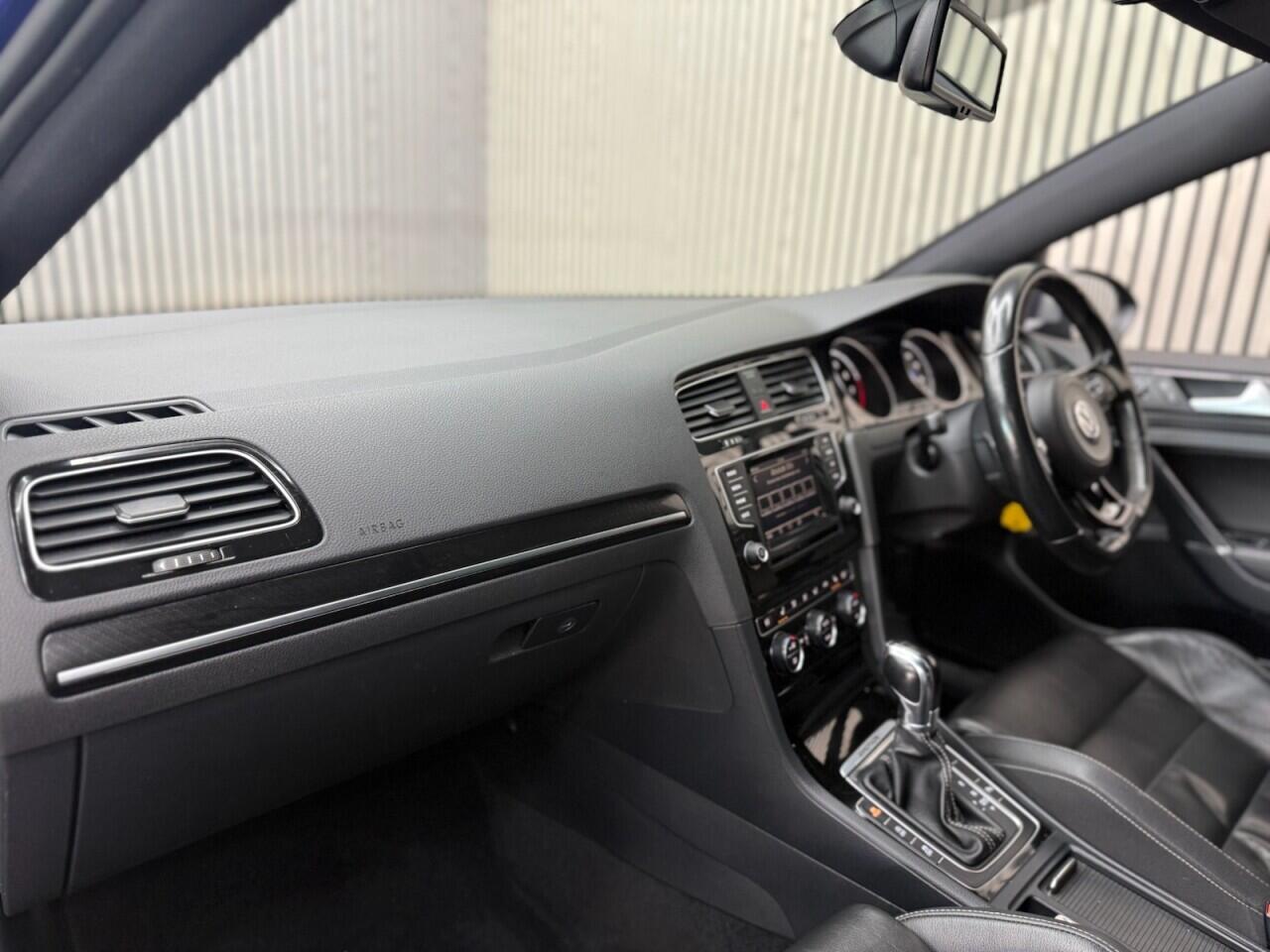 Volkswagen Golf view 5