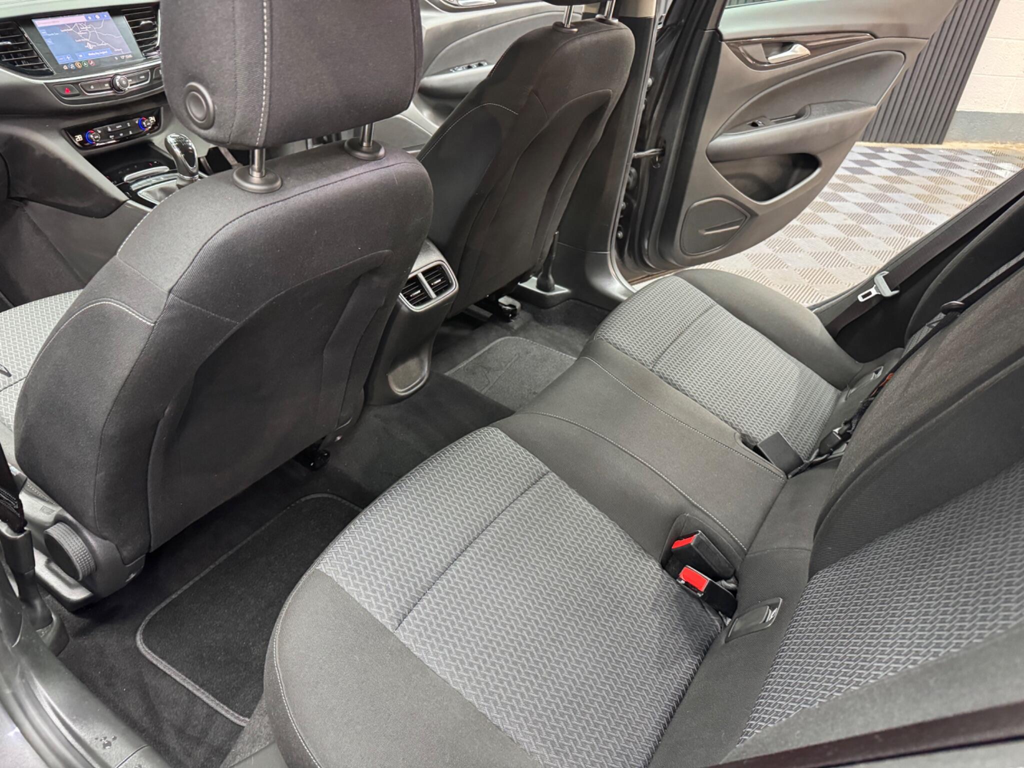 Vauxhall Insignia view 38