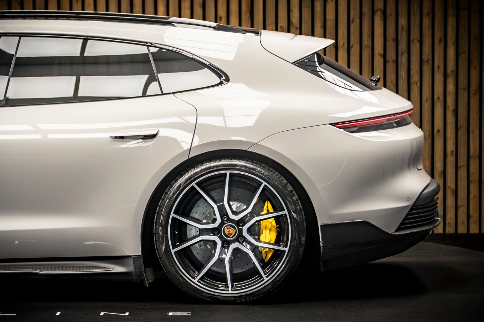 Porsche Taycan view 18