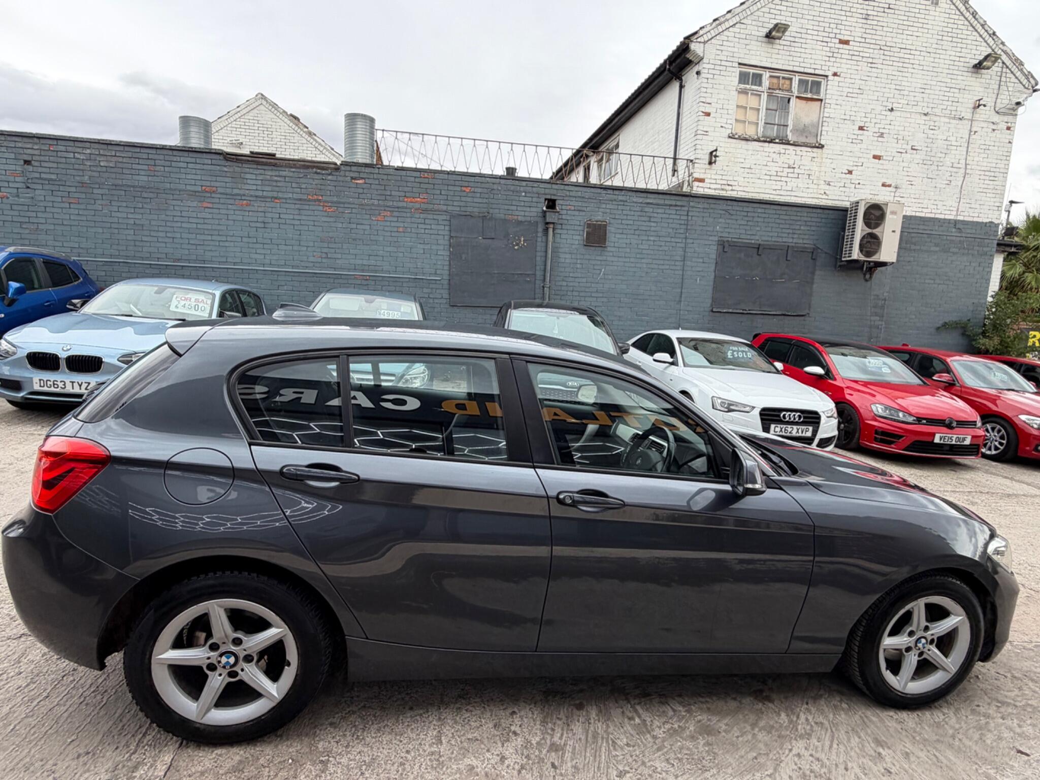 BMW 1 Series view 8