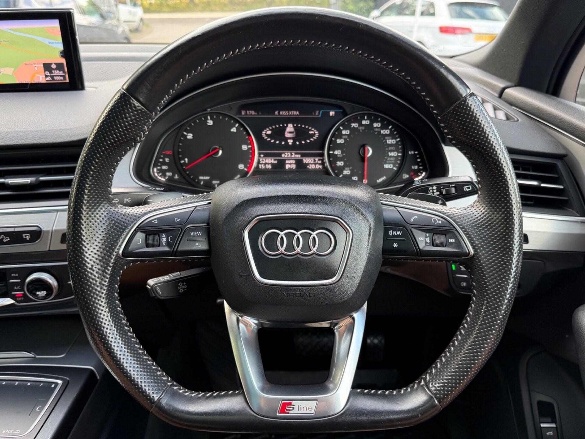 Audi Q7 view 7