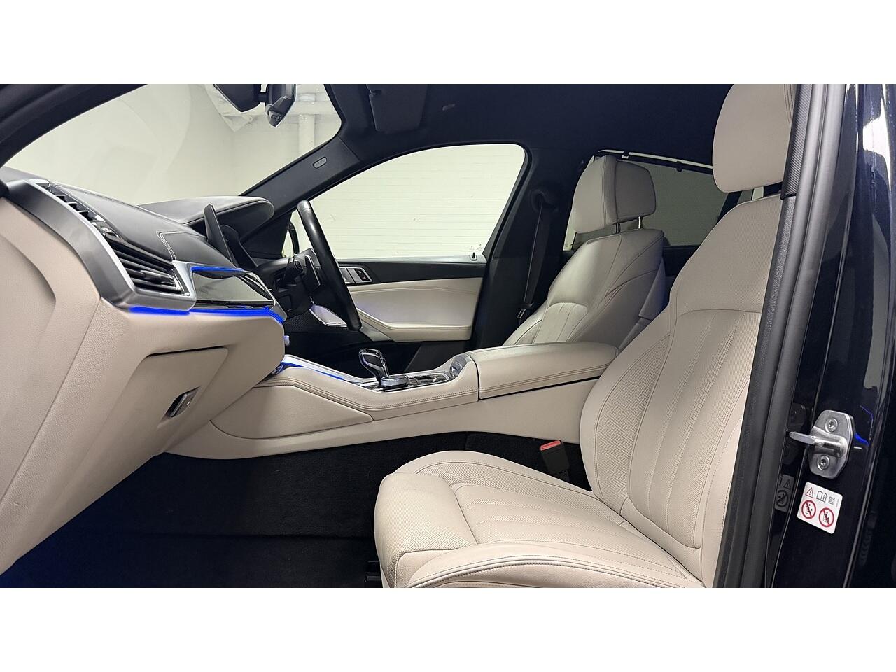 BMW X6 view 23