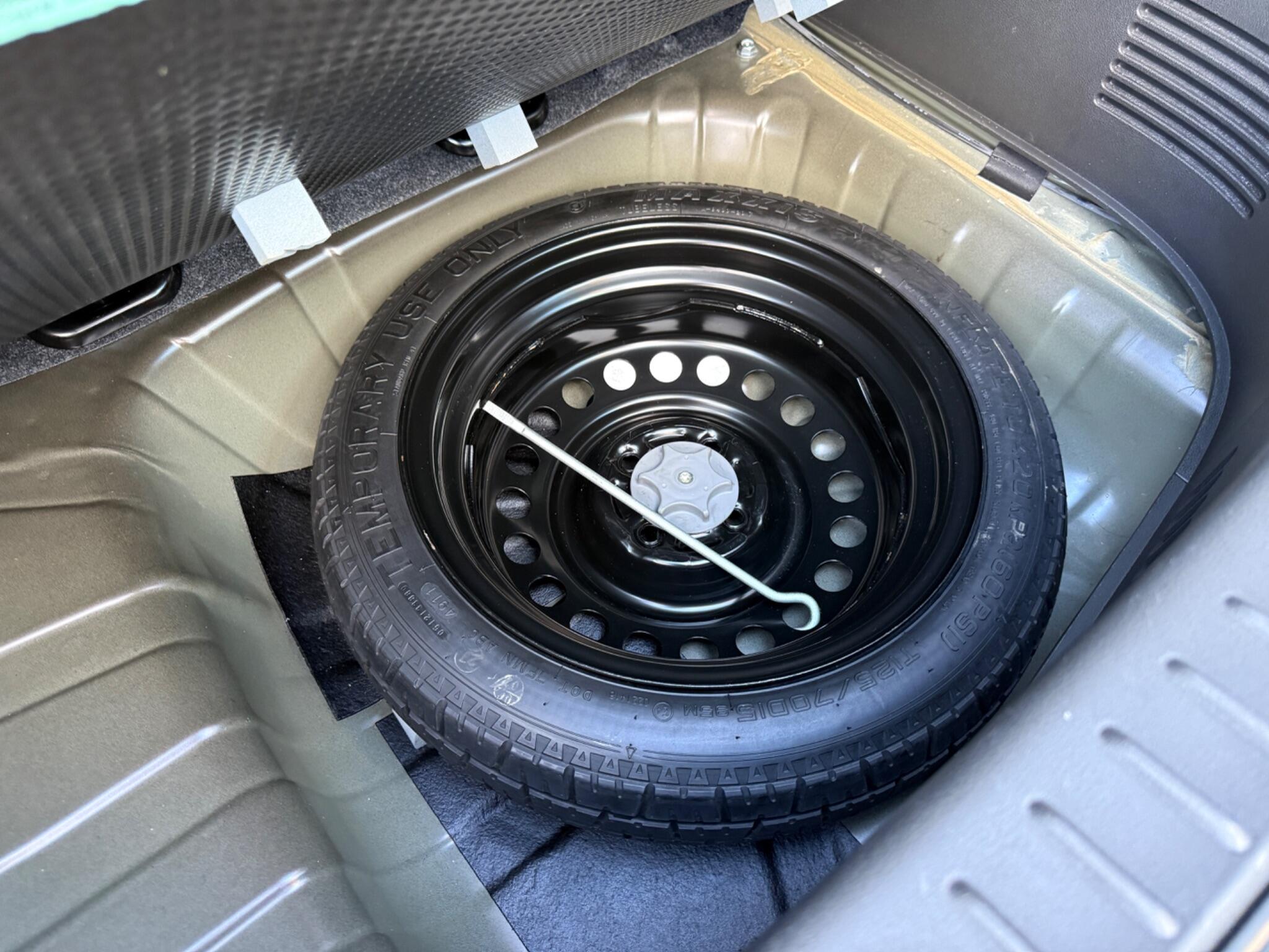 Nissan Cube view 70