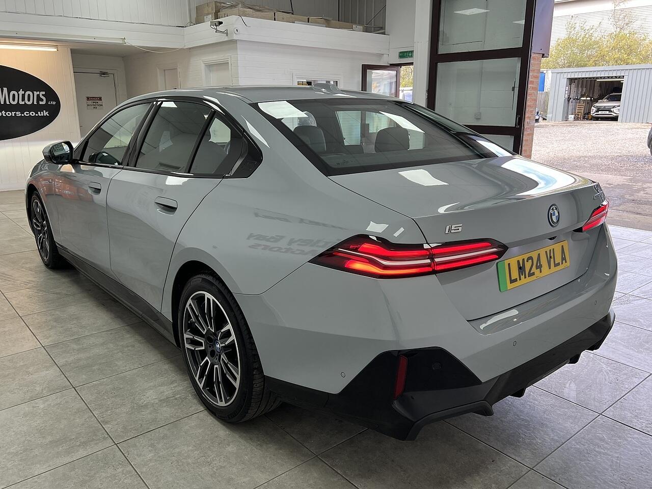 BMW I5 view 5