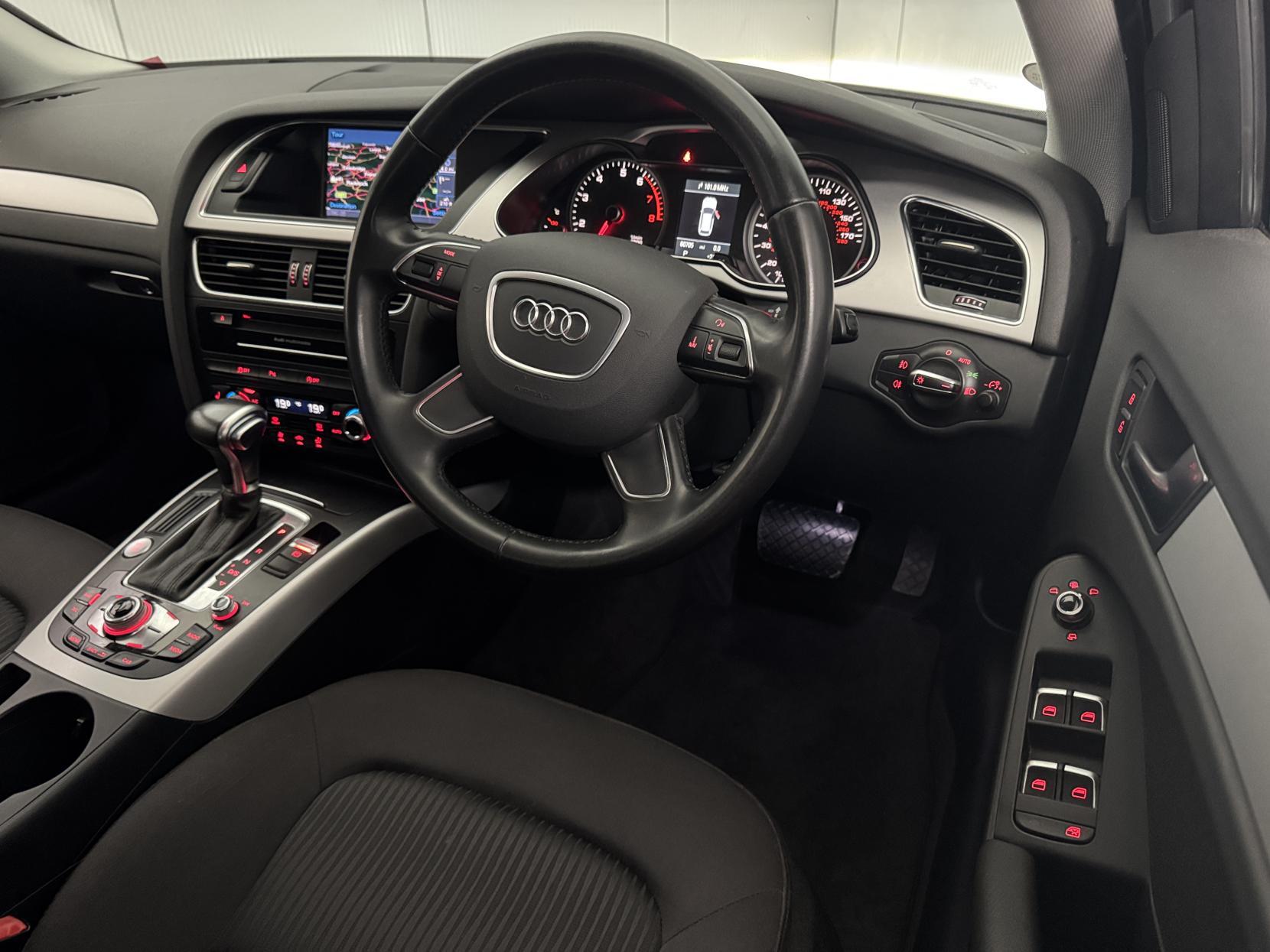 Audi A4 Avant view 73