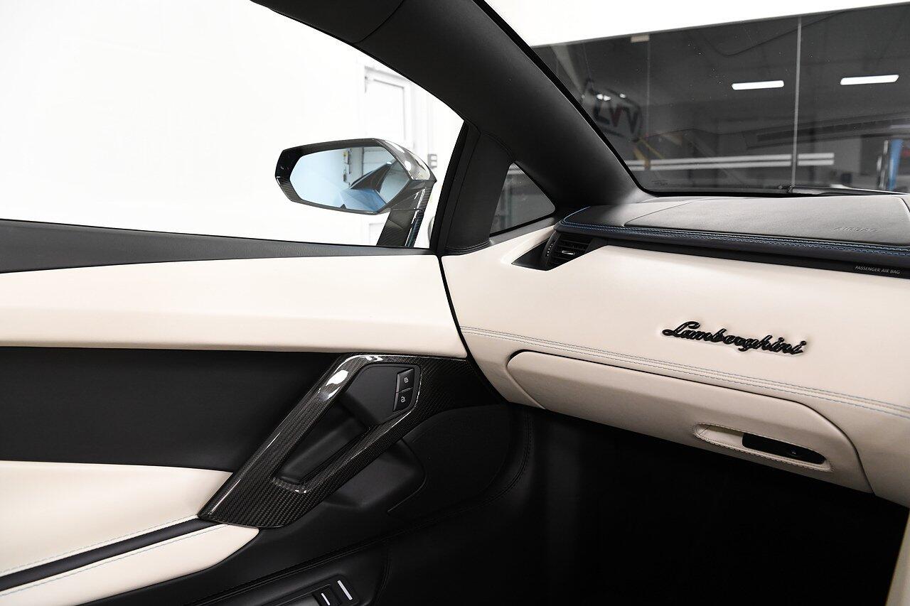 Lamborghini Aventador view 14