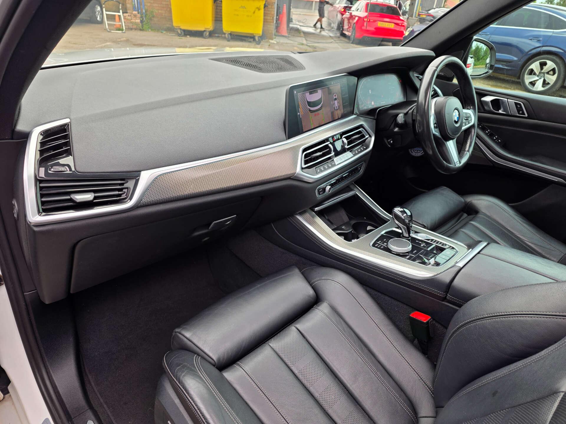 BMW X5 view 22
