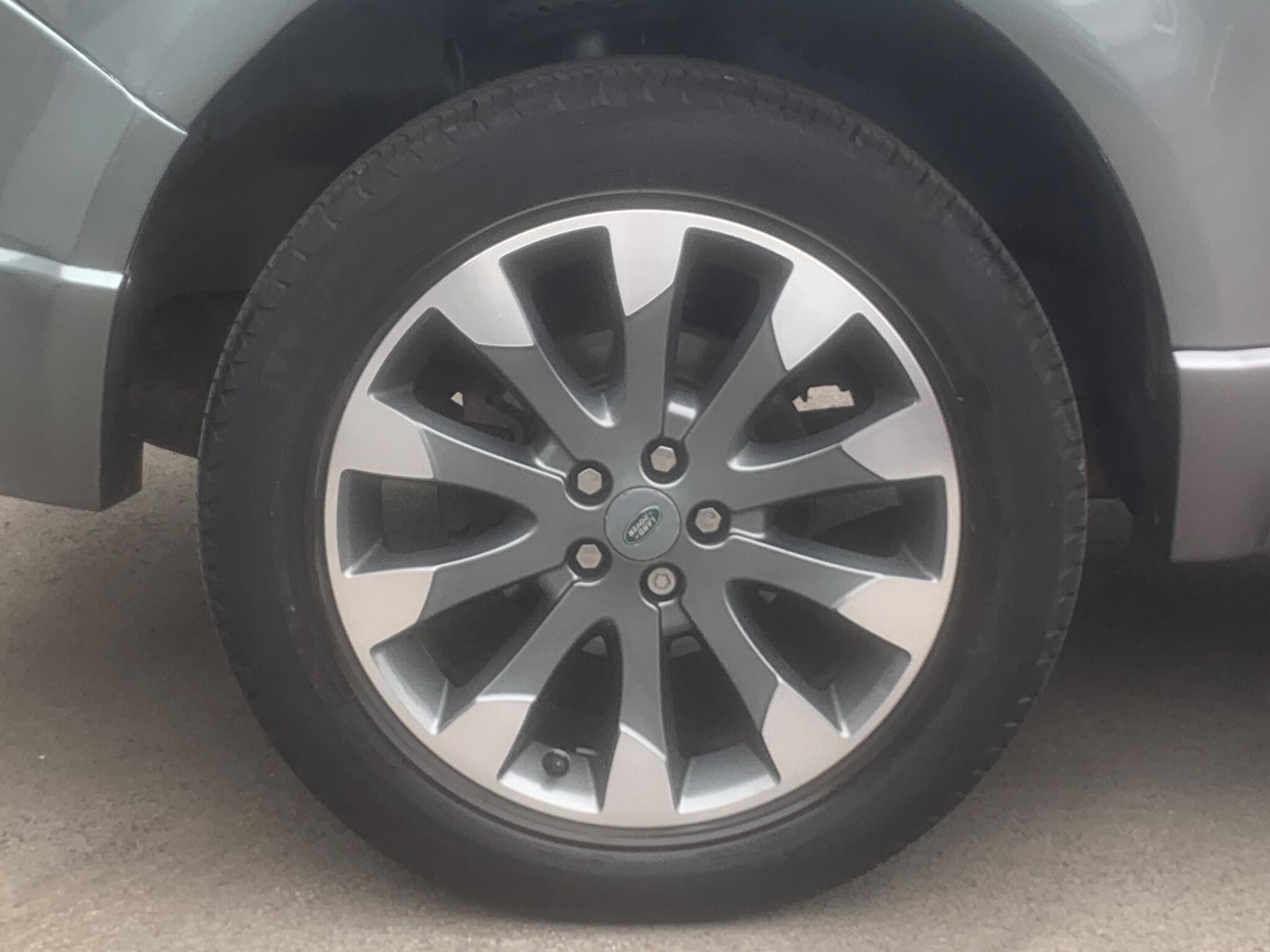 Land Rover Freelander 2 view 12