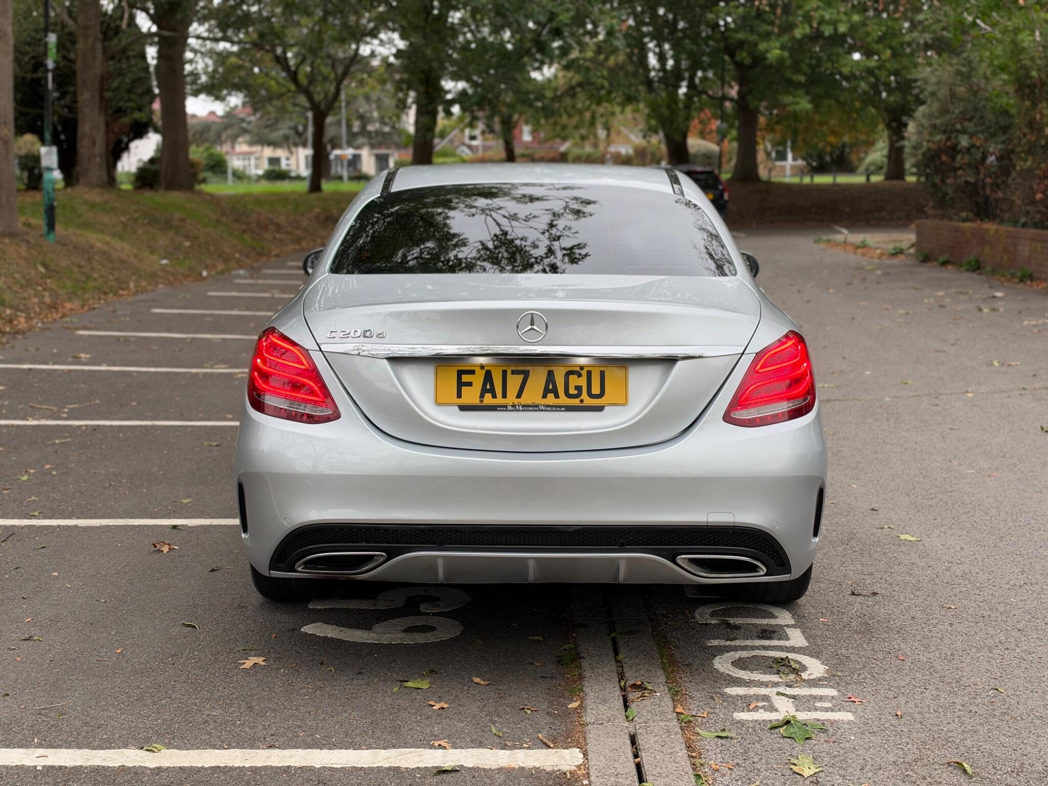 Mercedes-Benz C-Class view 4