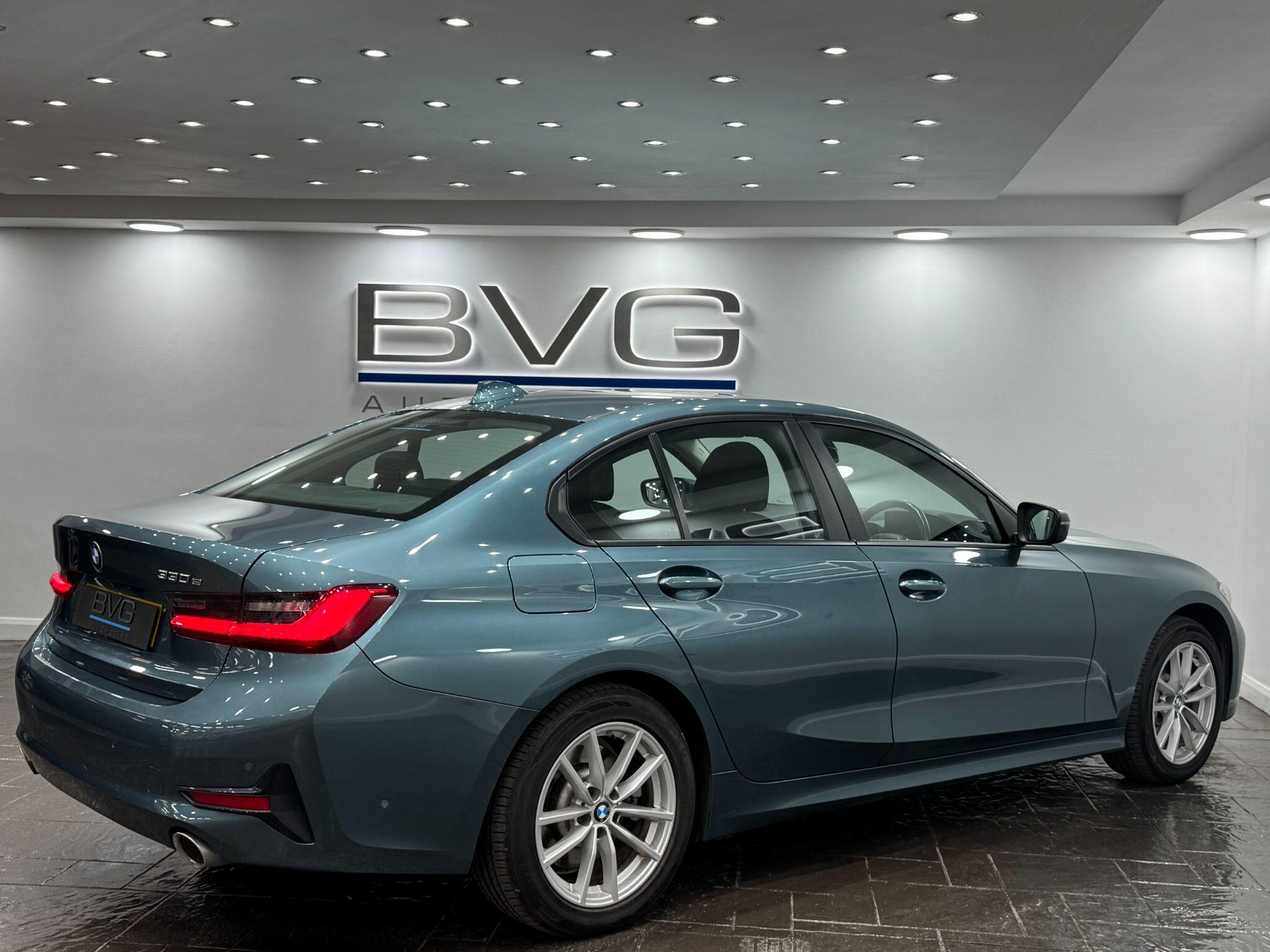 BMW 3 Series view 19