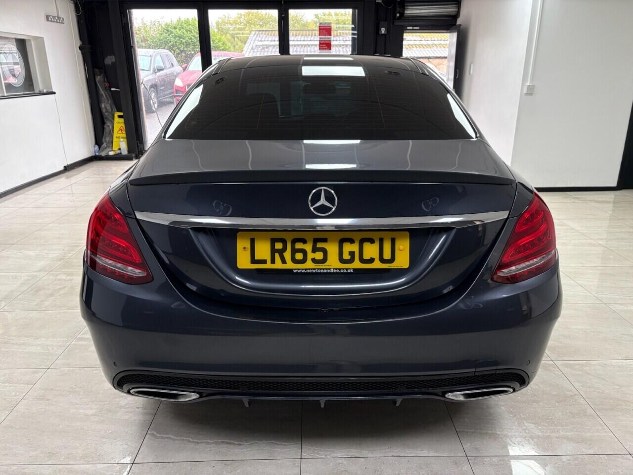 Mercedes-Benz C-Class view 4