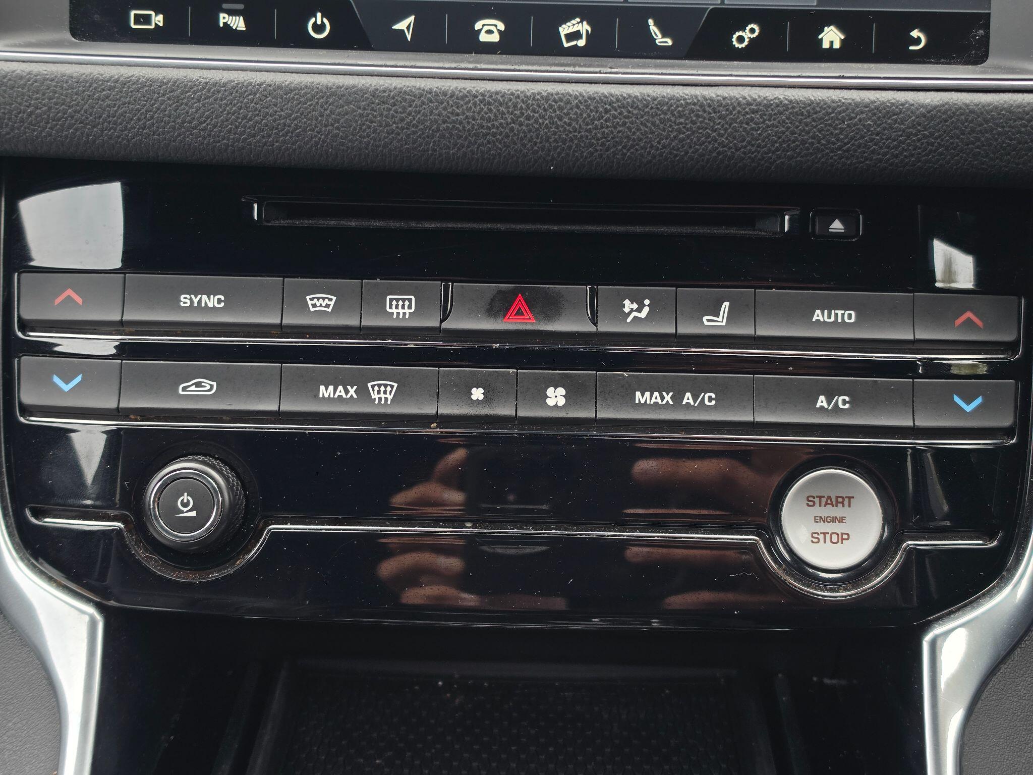 Jaguar XF view 19